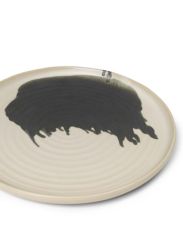 Omhu Centerpiece serveringsfat Ø 36 cm, off white-charcoal Ferm Living