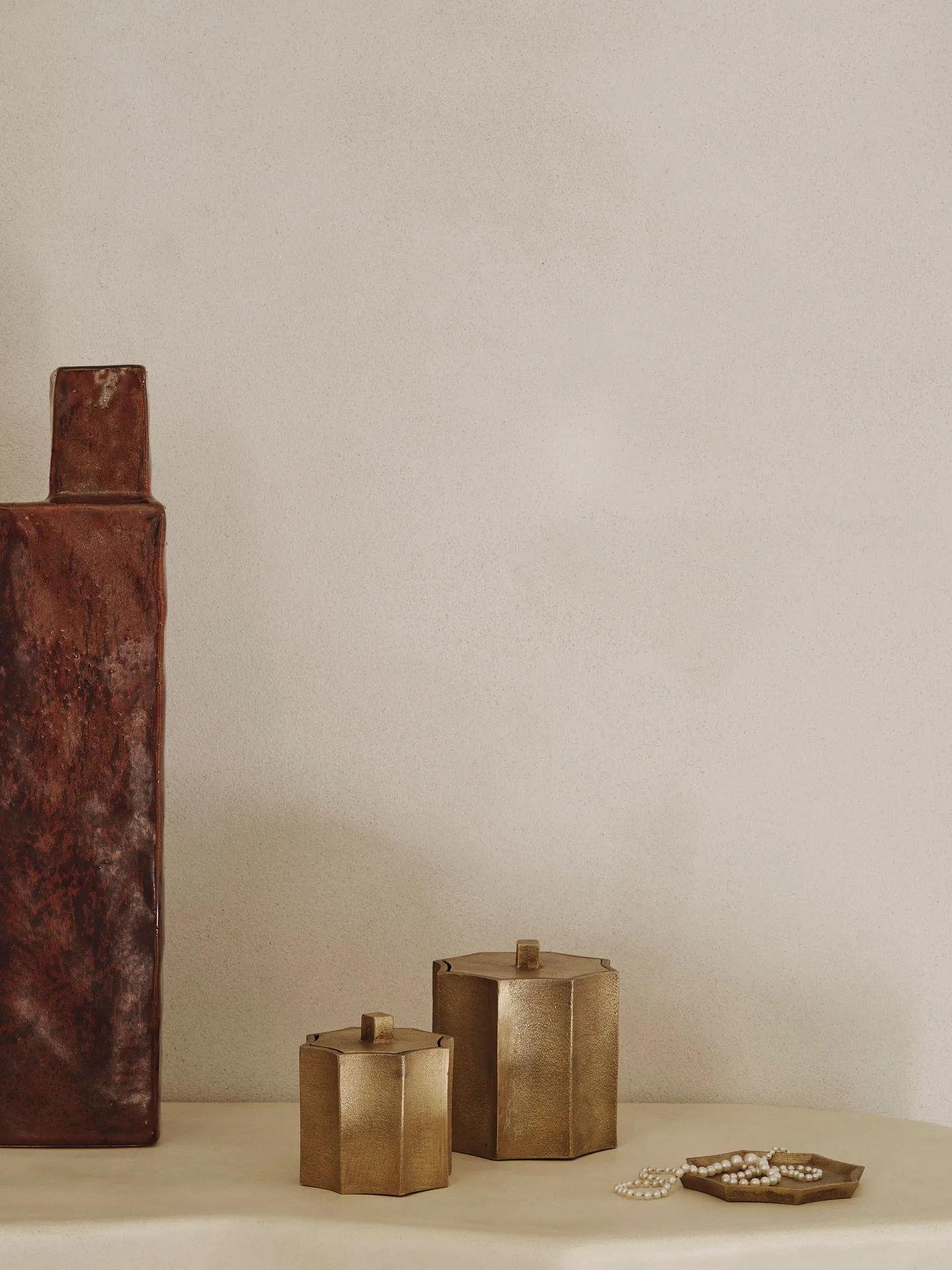 Otte duftlys 23 h, Brass finish Ferm Living