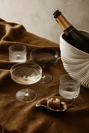 Ripple champagneglass 2-pakning - klar - Ferm Living