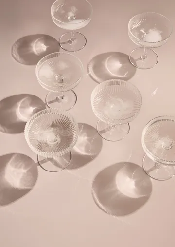 Ripple champagneglass 2-pakning - klar - Ferm Living