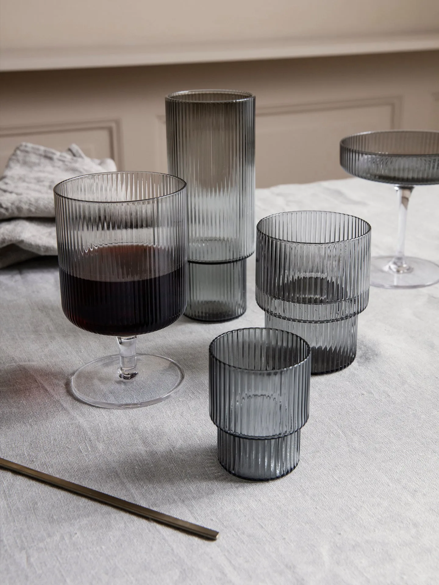 Ripple glass 4-pakn., Smoked grey Ferm Living
