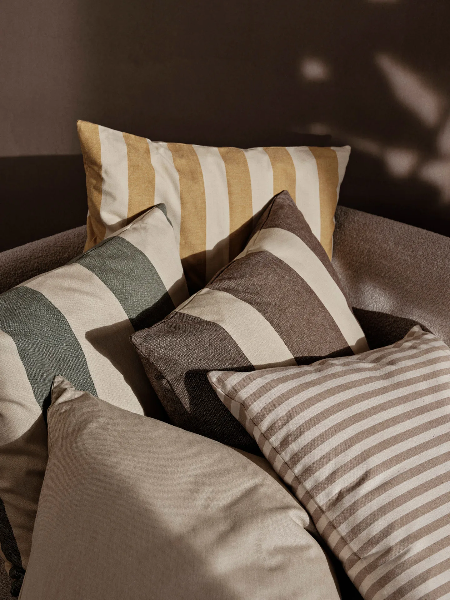 Strand outdoor putetrekk 50x50 cm, Warm yellow-parchment Ferm Living