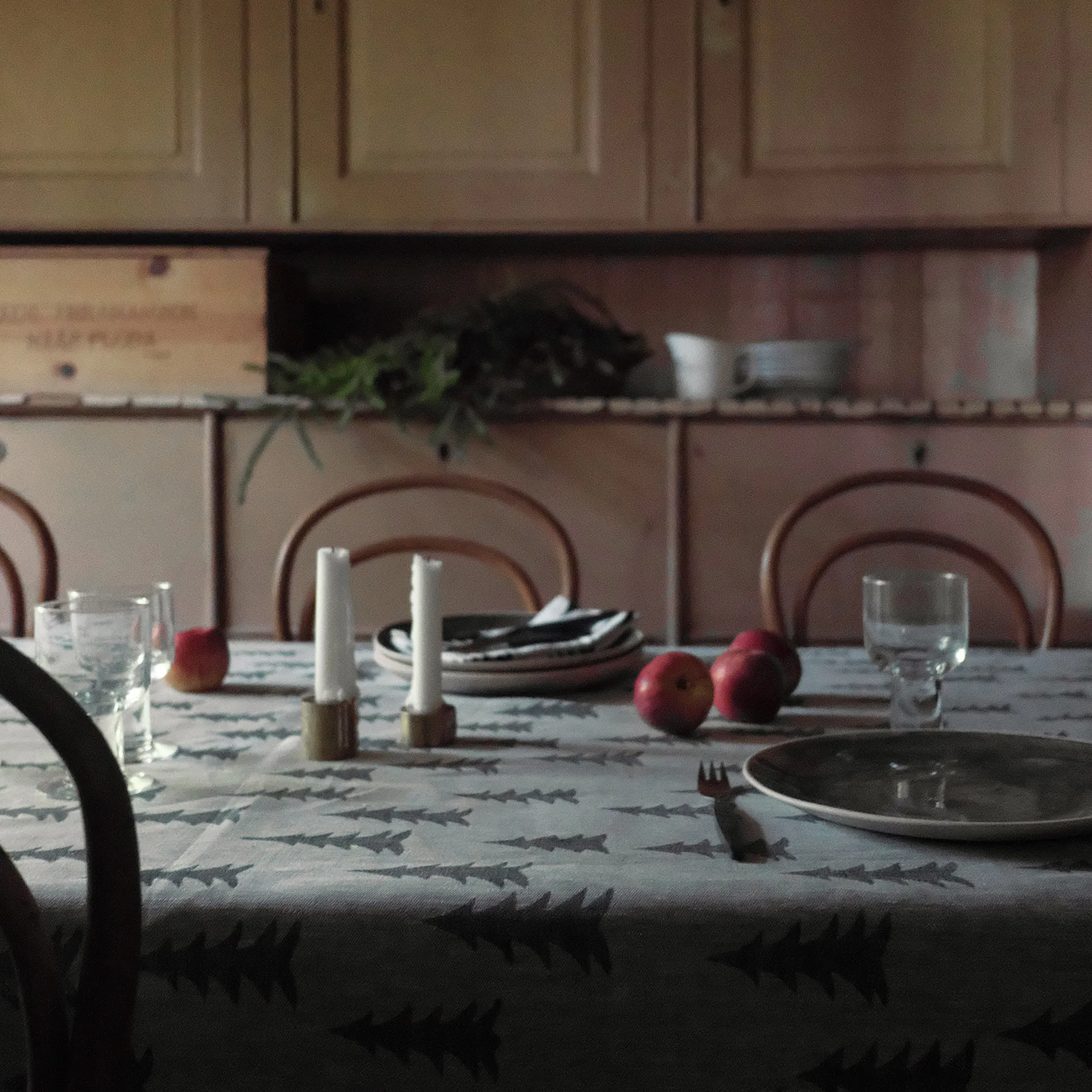 Gran jacquardvevd bordduk 147x250 cm, Grønn-grå Fine Little Day