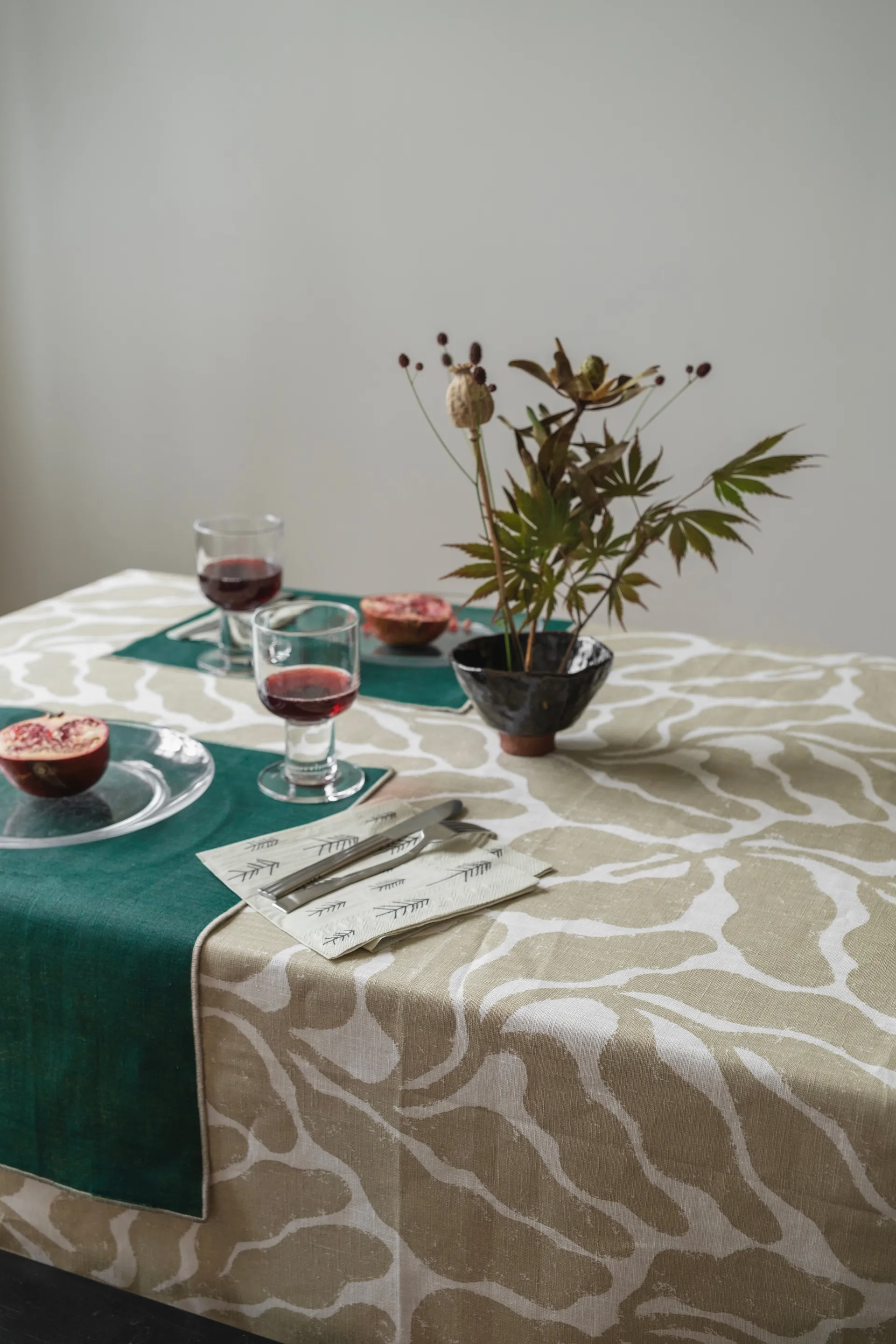 Leaves bordduk 149x250 cm, Sand Fine Little Day