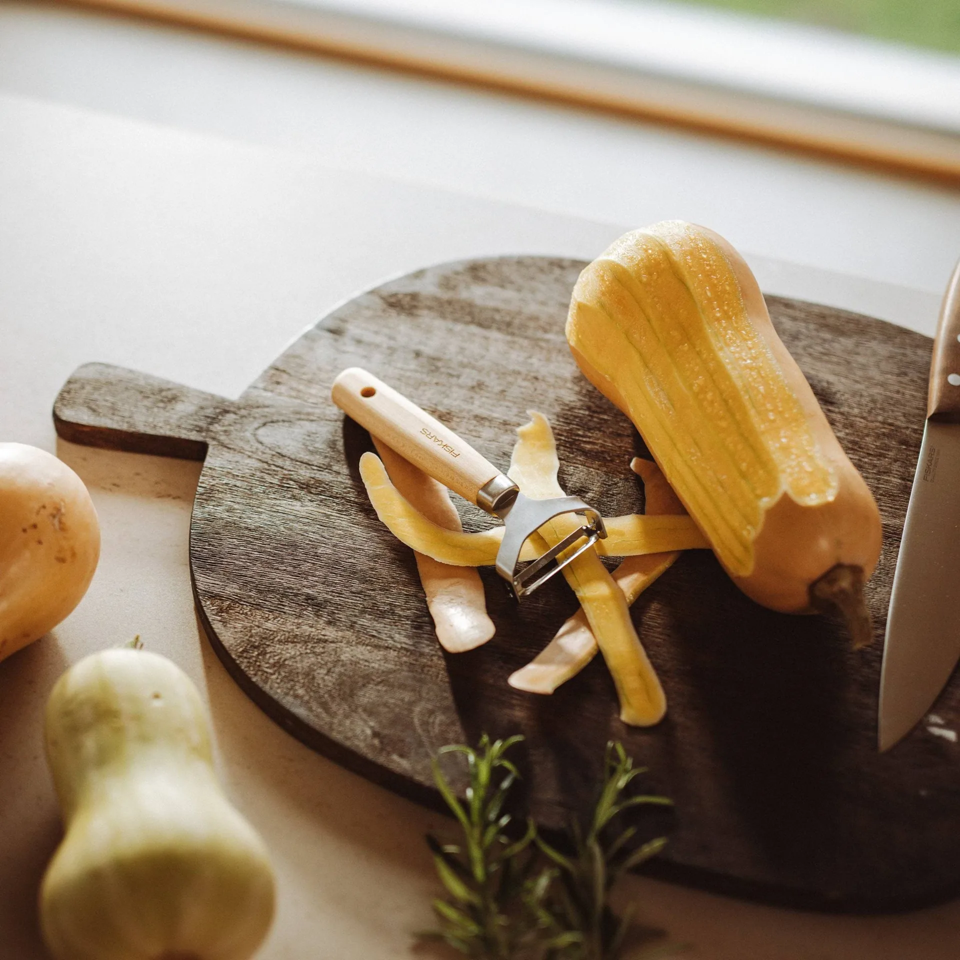 Folken skreller, Y-skreller, roterende blad Fiskars