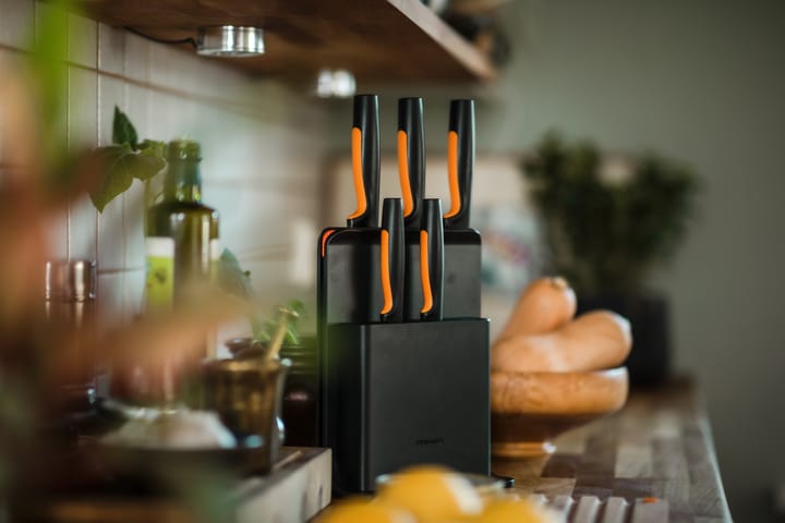 Functional Form knivblokk i plast med 5 kniver, 6 deler Fiskars