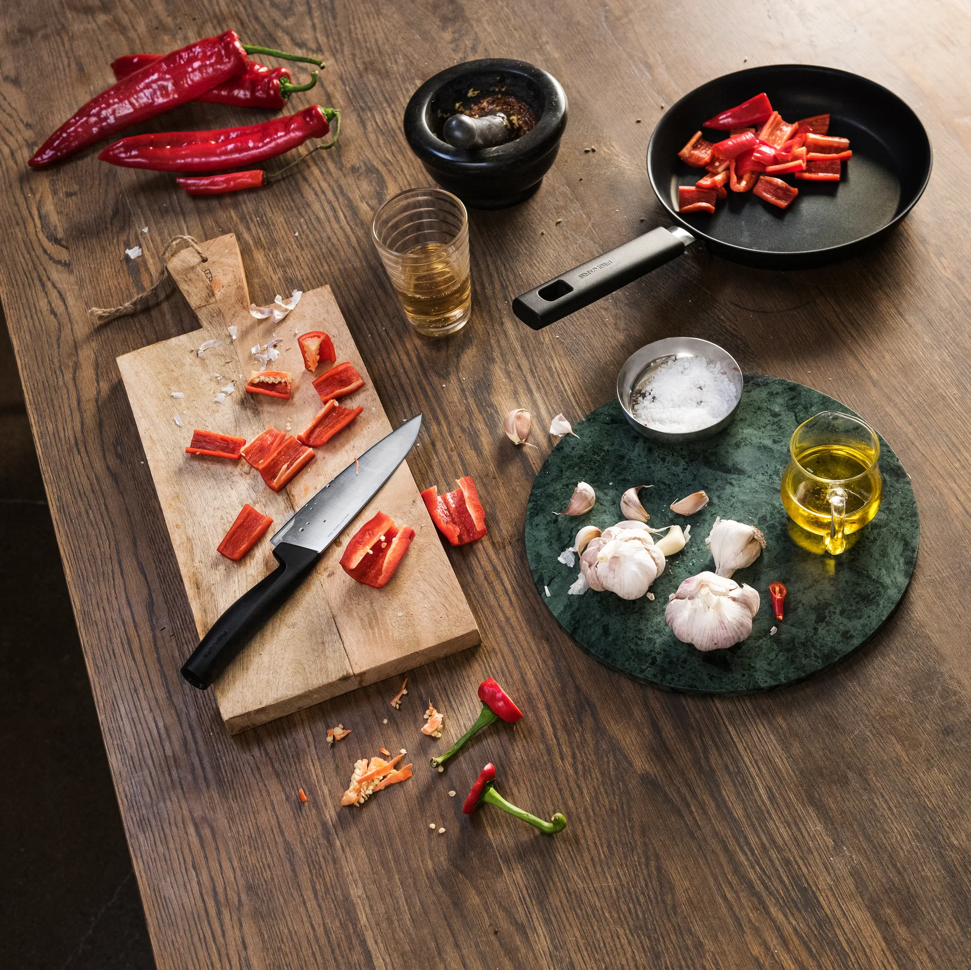 Hard Edge kokkekniv 17 cm, Rustfritt stål Fiskars