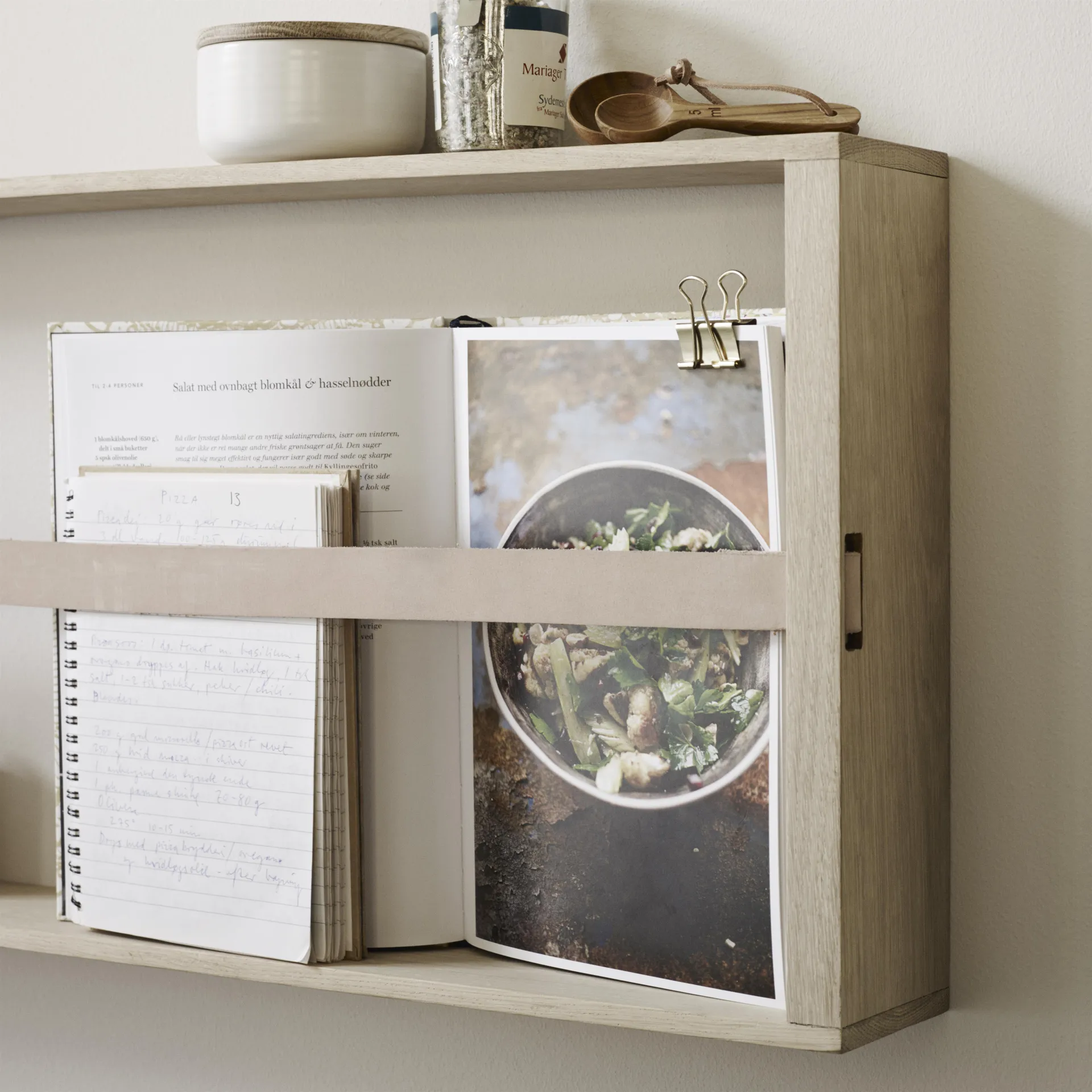 Norr magasinholder, eik Fritz Hansen