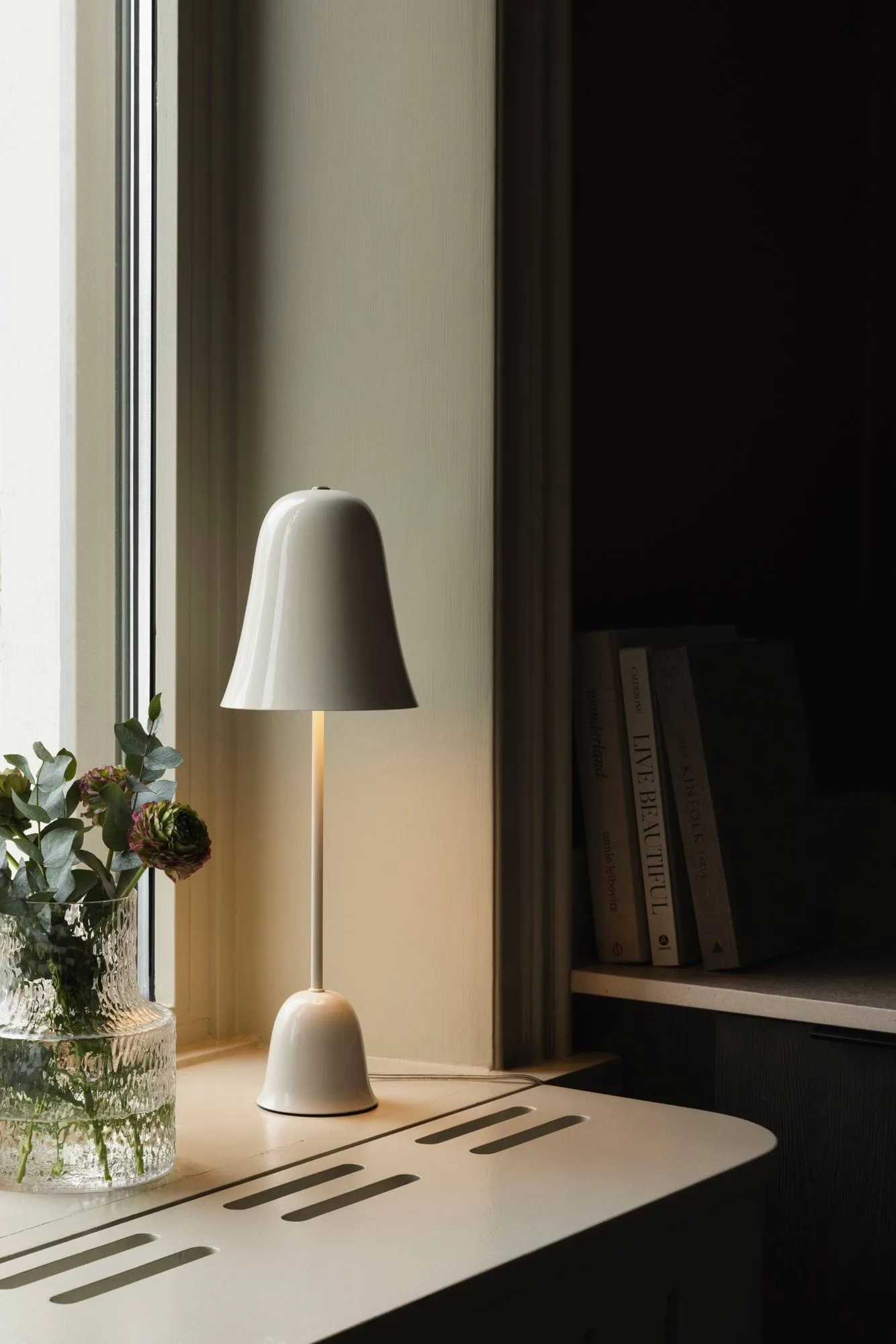 Blåklockan bordlampe, Elfenbenhvit (hvit), Ø16xH50 cm Globen Lighting