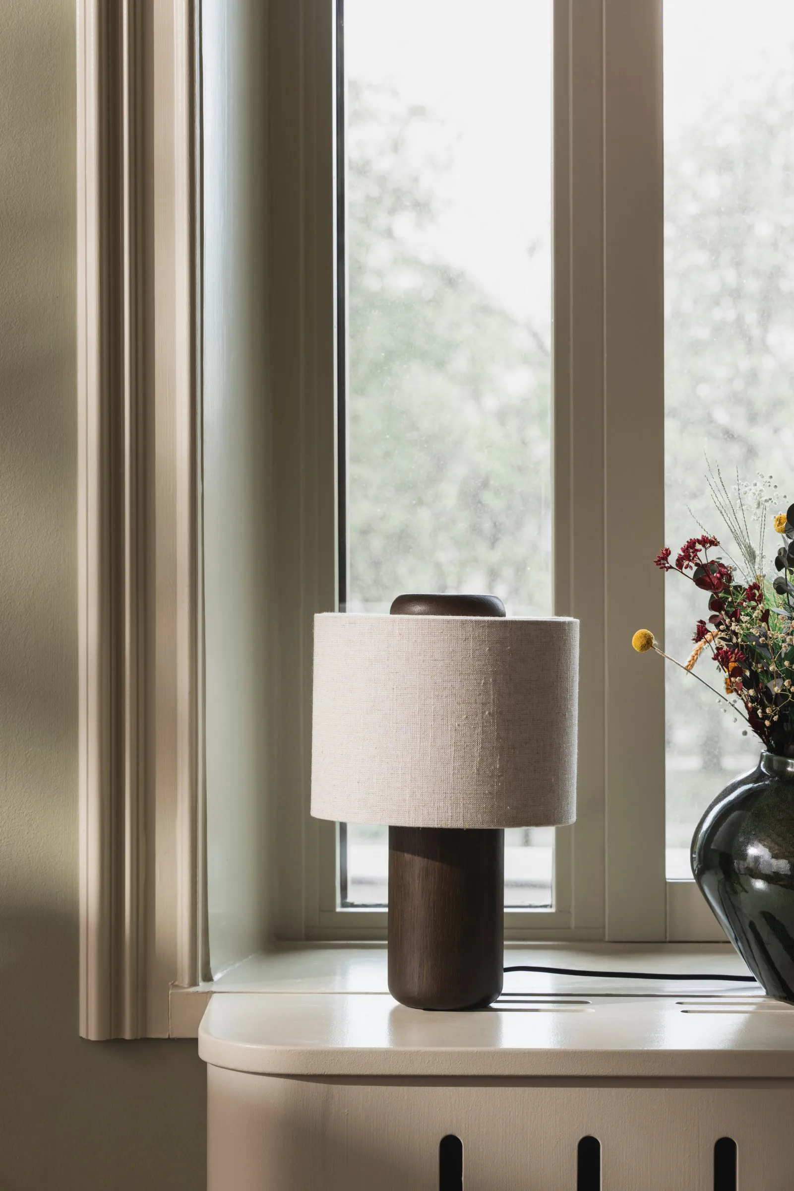 Bosco bordlampe, Brunbeiset eik Globen Lighting