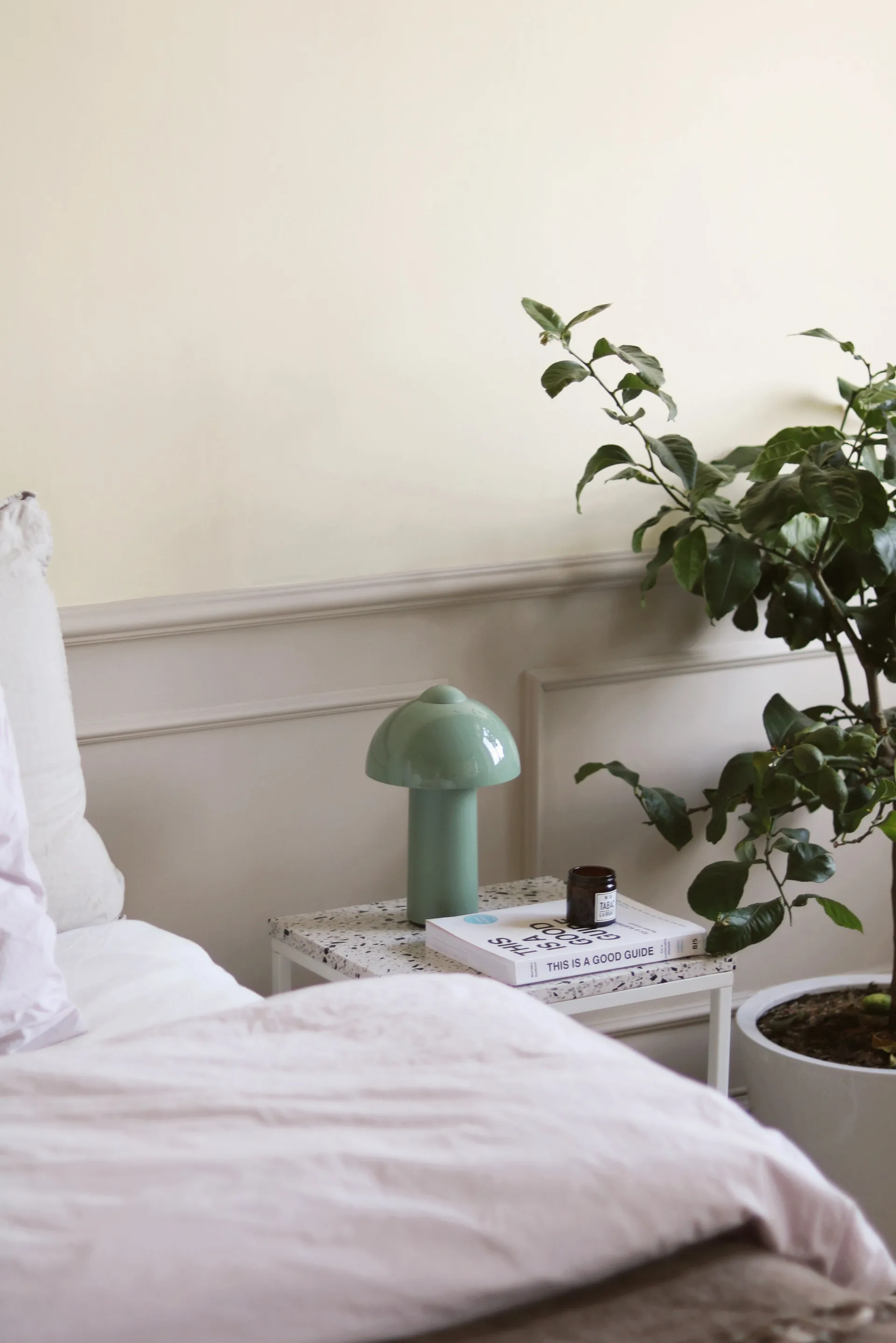 Buddy bærbar bordlampe, Grønn Globen Lighting