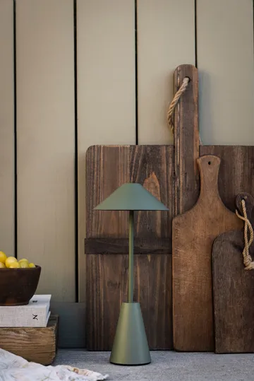 Cannes 32 portabel bordlampe - Mosegrønn - Globen Lighting