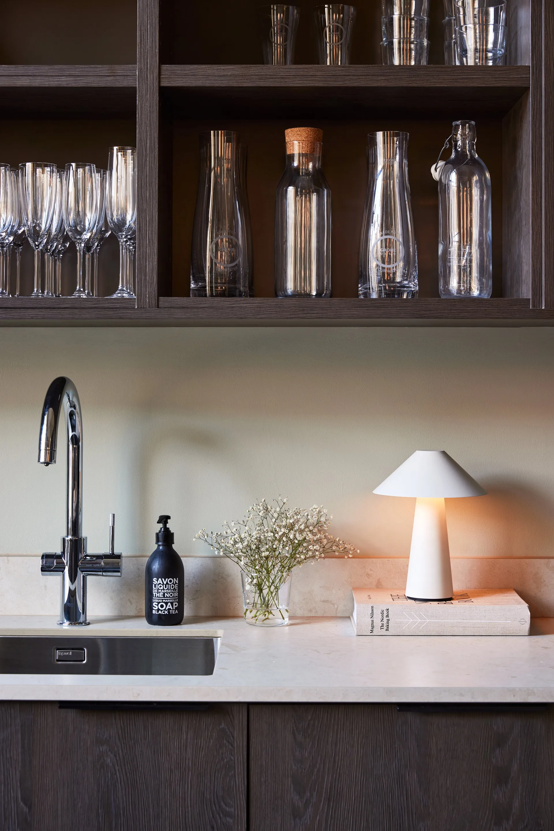 Cannes portabel bordlampe, Hvit Globen Lighting