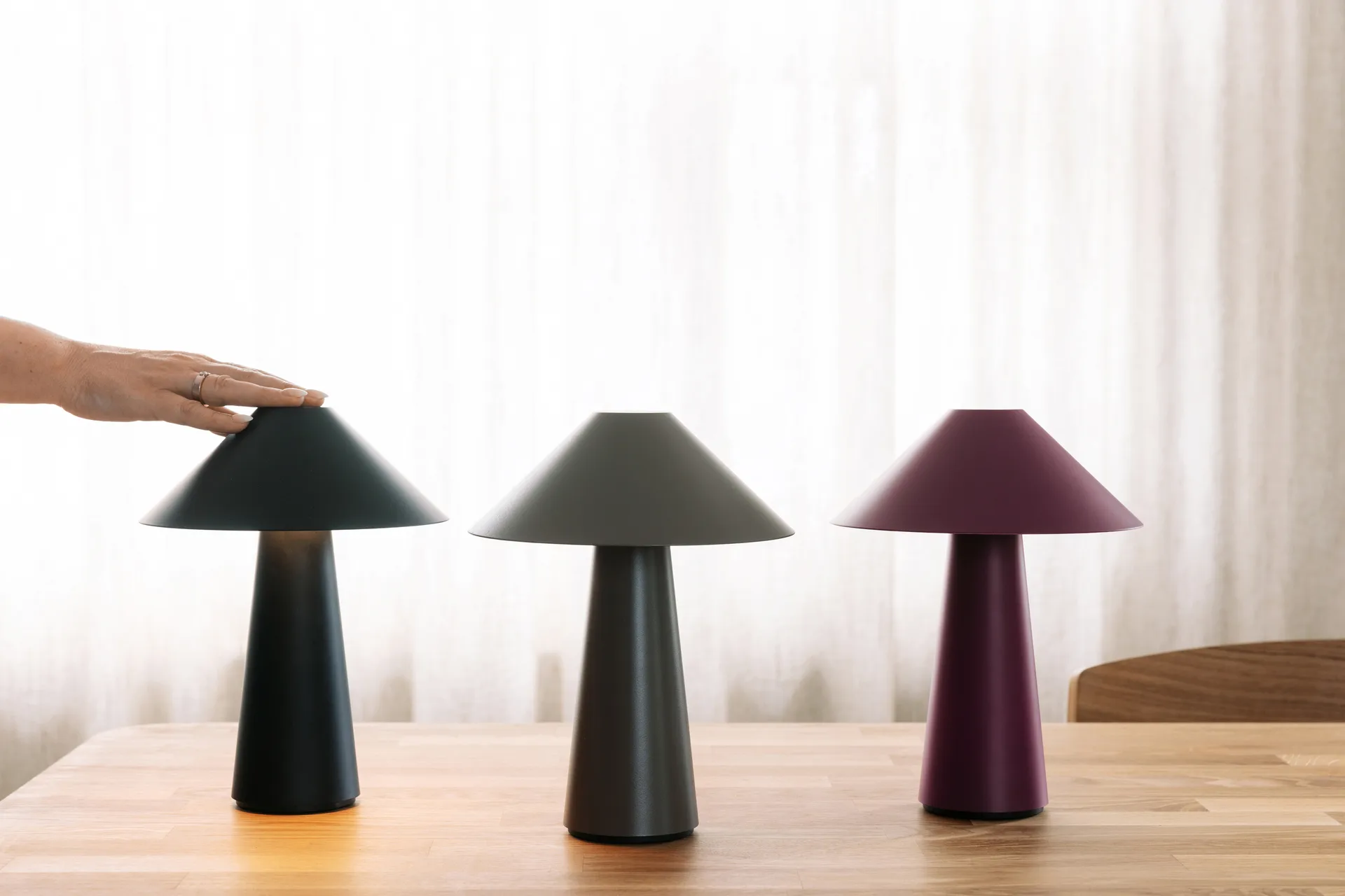 Cannes portabel bordlampe, Svart Globen Lighting