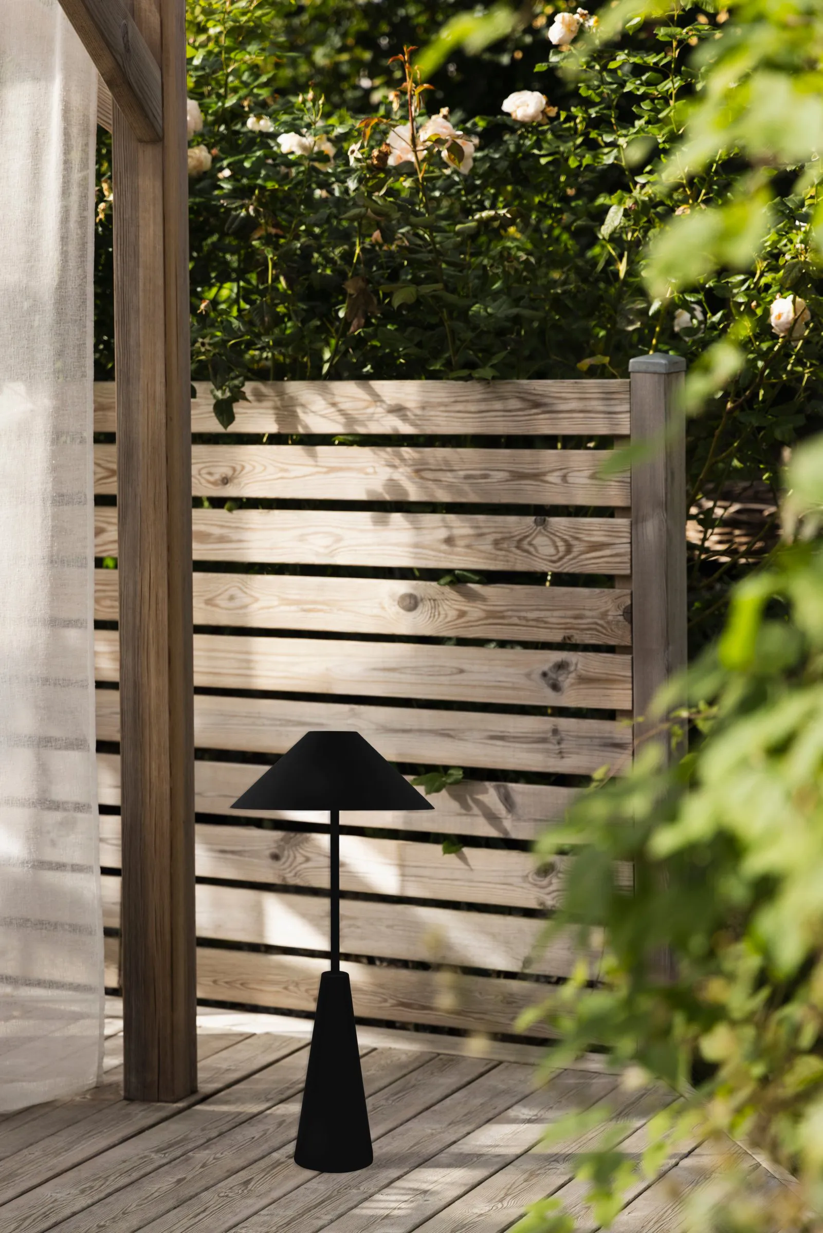 Cannes portabel gulvlampe, Svart Globen Lighting