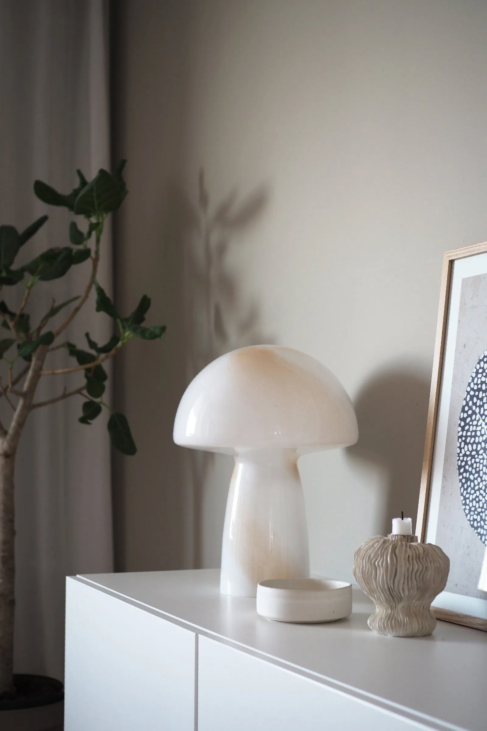 Fungo bordlampe beige, 42 cm  Globen Lighting