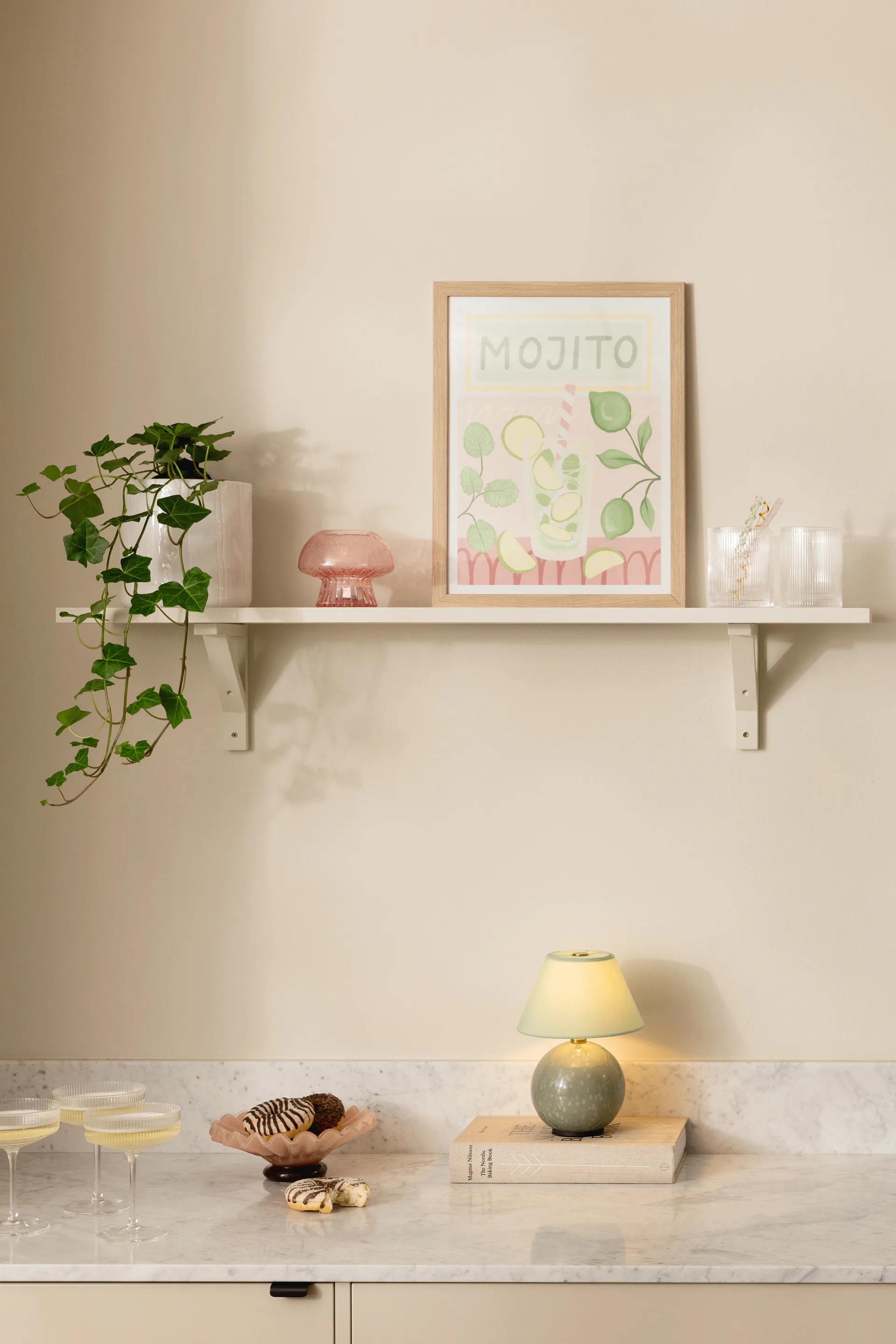 Iris 16 portabel bordlampe, Grønn Globen Lighting