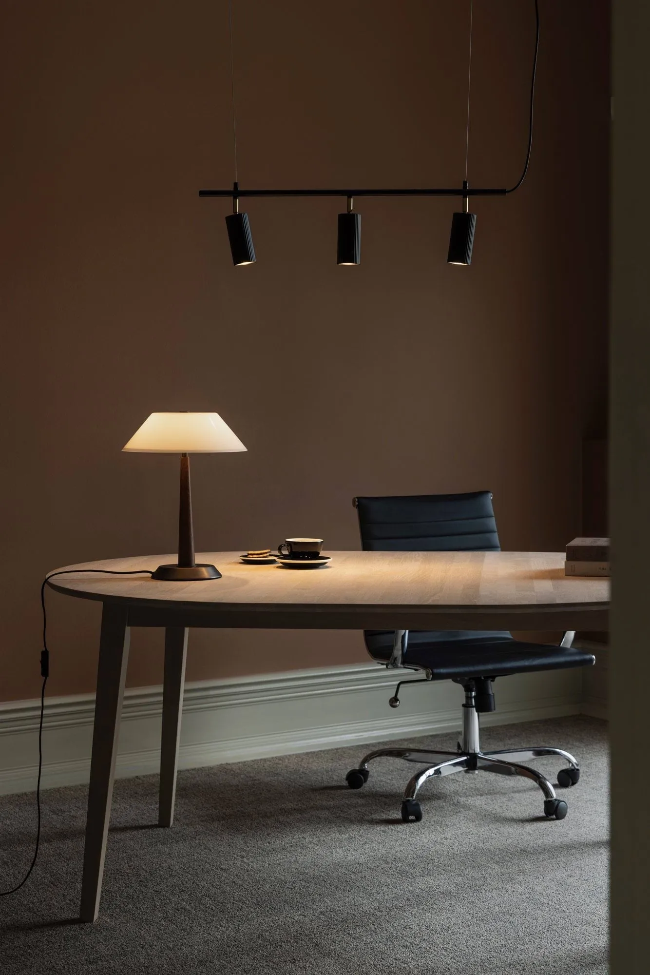 Ligna bordlampe, Brunbeiset, Ø29x39,2 cm Globen Lighting
