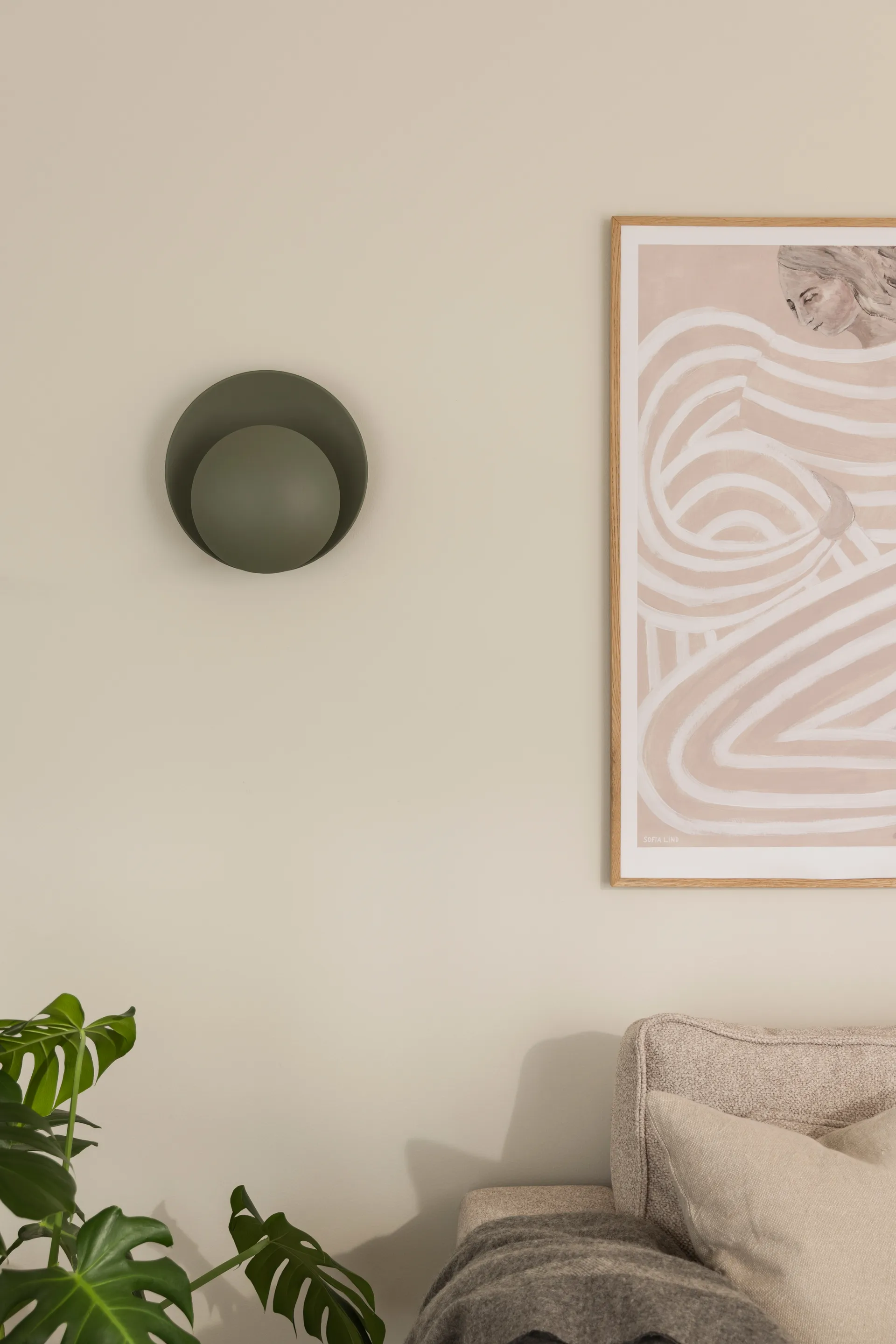 Orbit vegglampe, Mossgrønn Globen Lighting