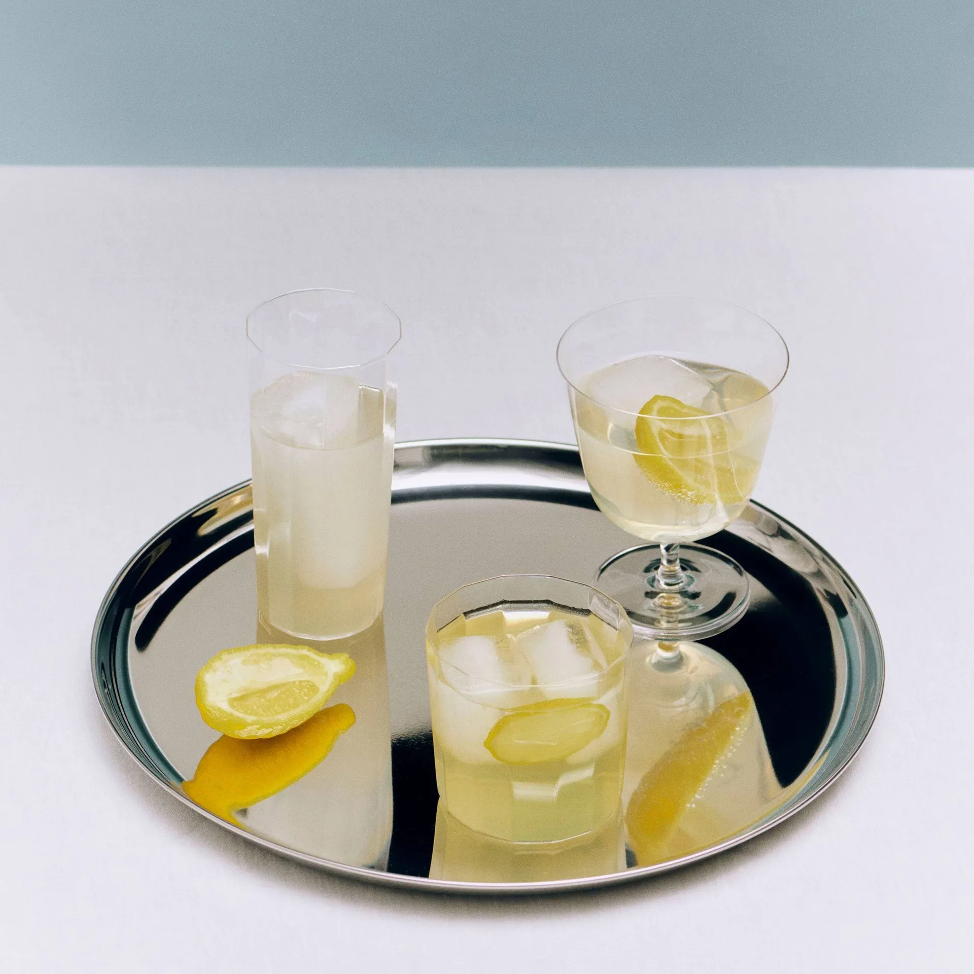 Essential Steel serveringsfat, Rustfritt stål, rund, medium HAY