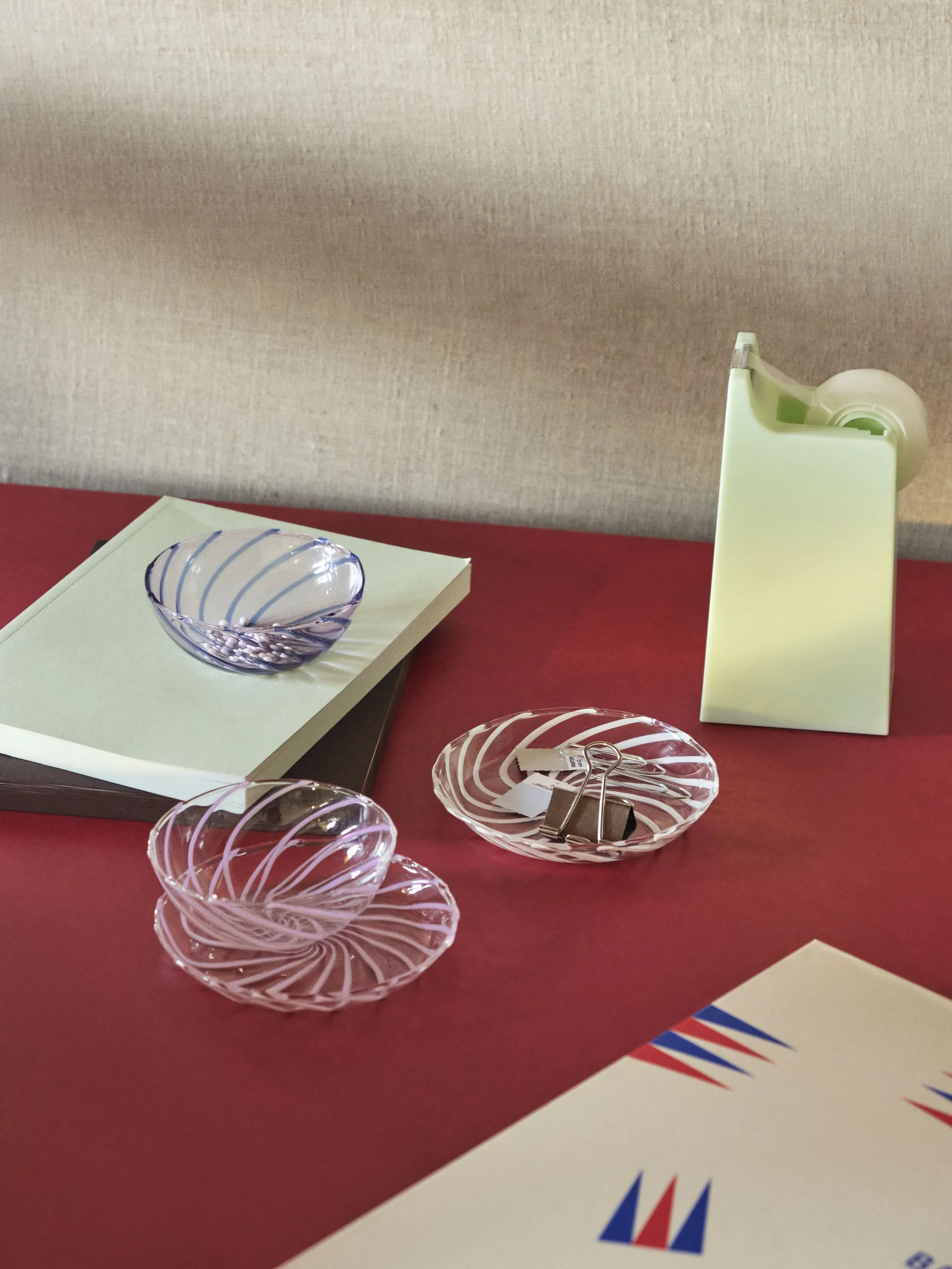 Spin fat Ø 11 cm, 2-pakning, Klar-hvit stripete HAY