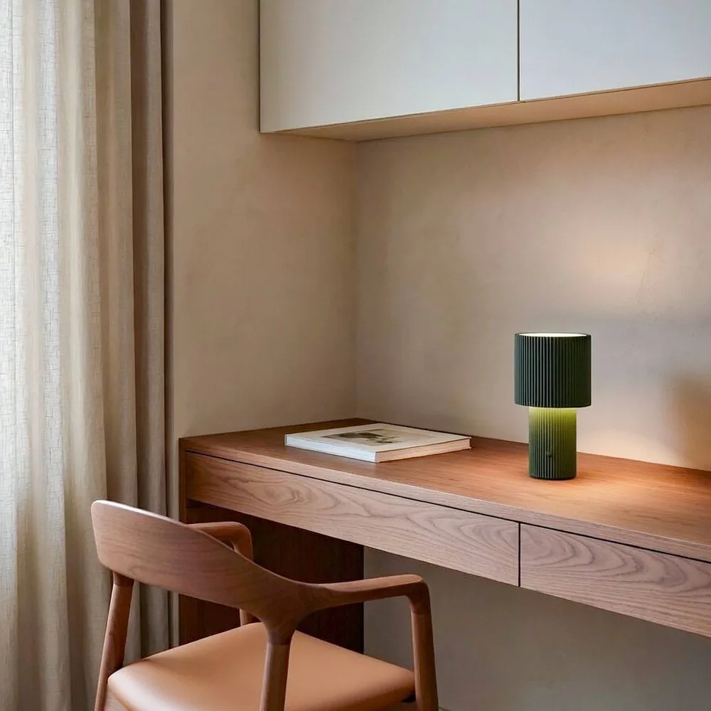 Iluma bordlampe portabel, Olivengrønn Herstal