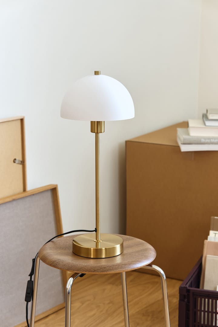 Vienda bordlampe, messing-hvit Herstal