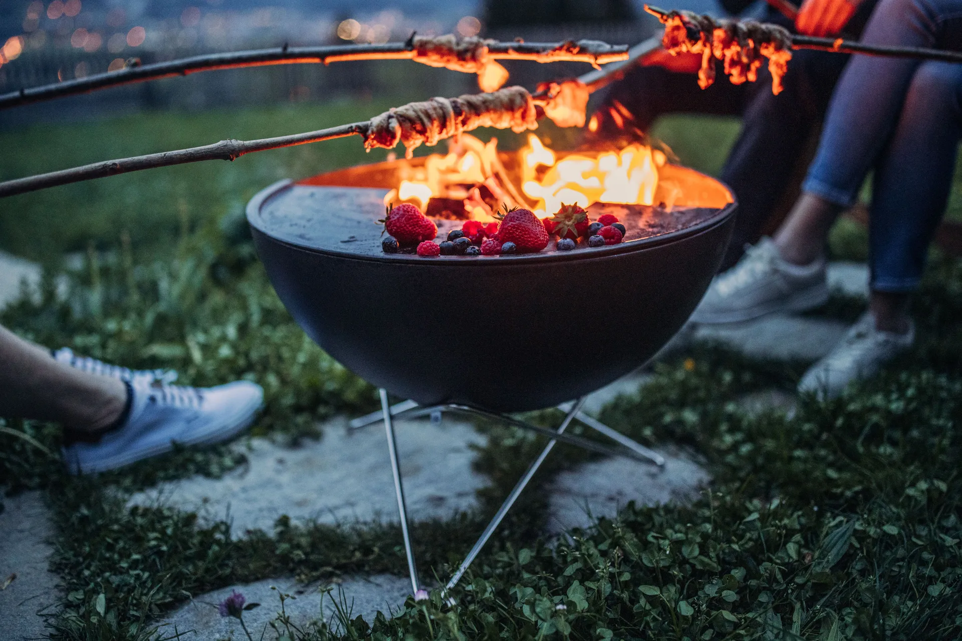 BOWL 57 ildsted, Svart-sølv, stjernestativ Höfats