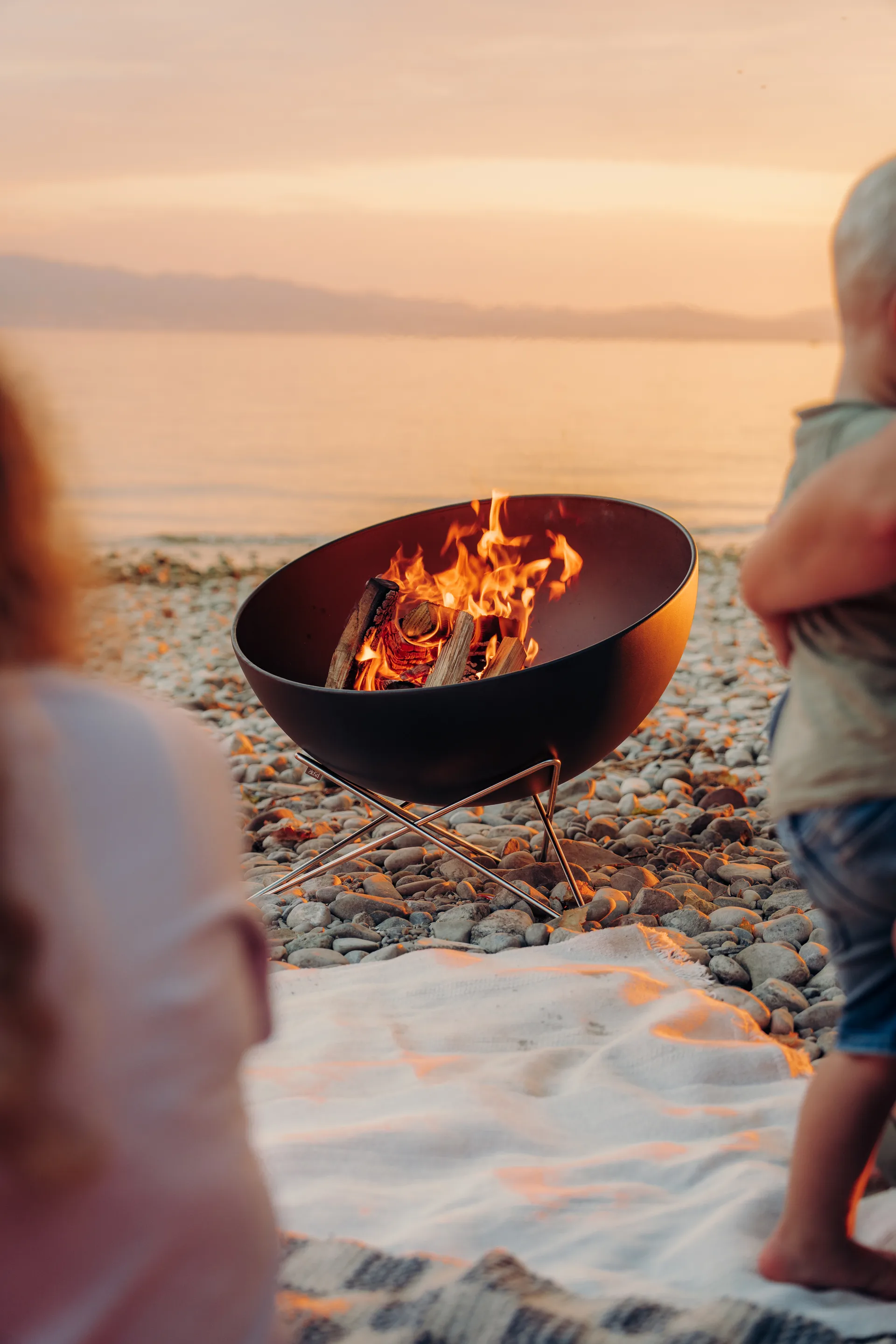 BOWL 57 ildsted, Svart-sølv, stjernestativ Höfats