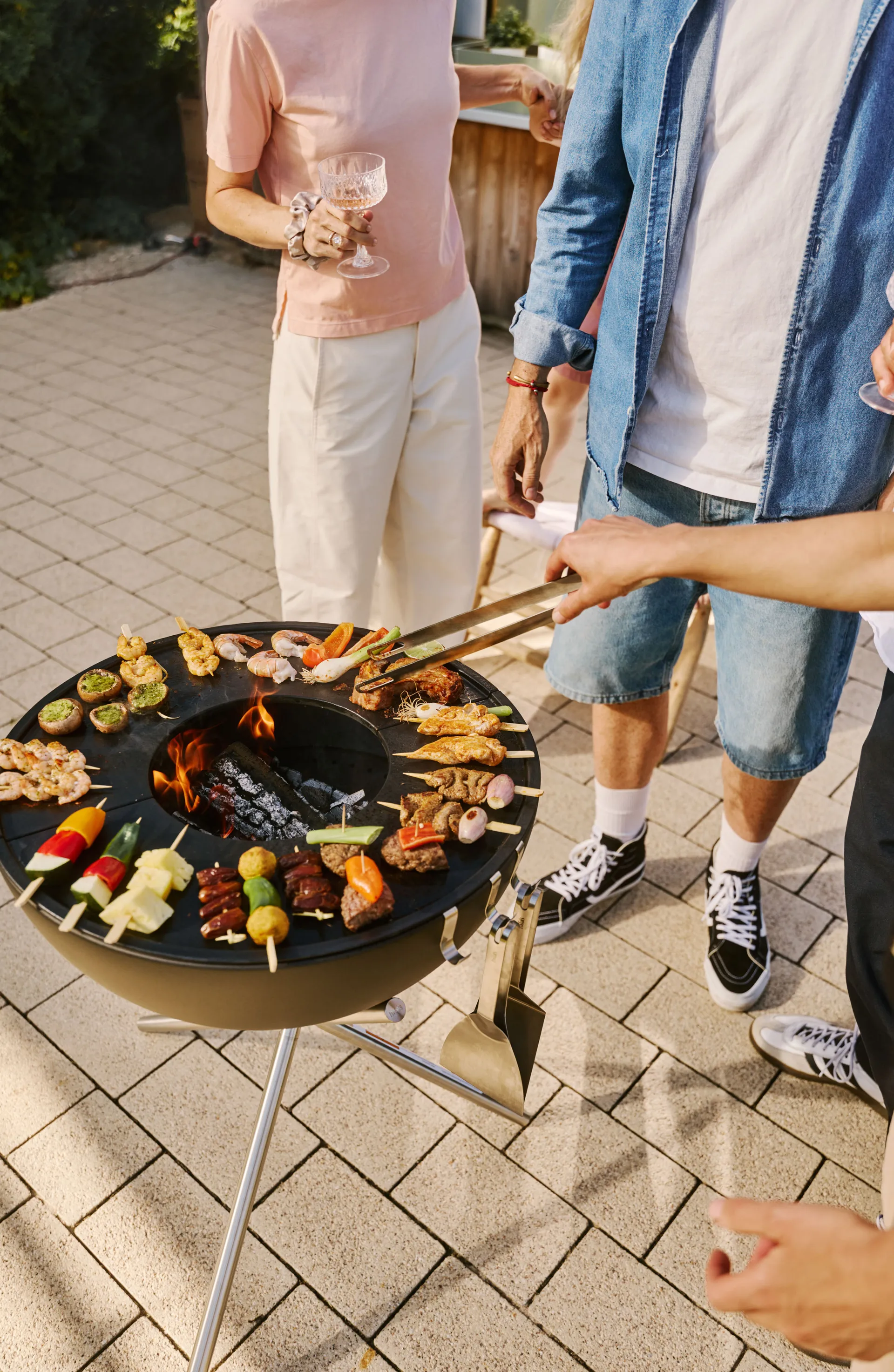 BOWL 57 ildsted, Svart-sølv, tripodstativ Höfats
