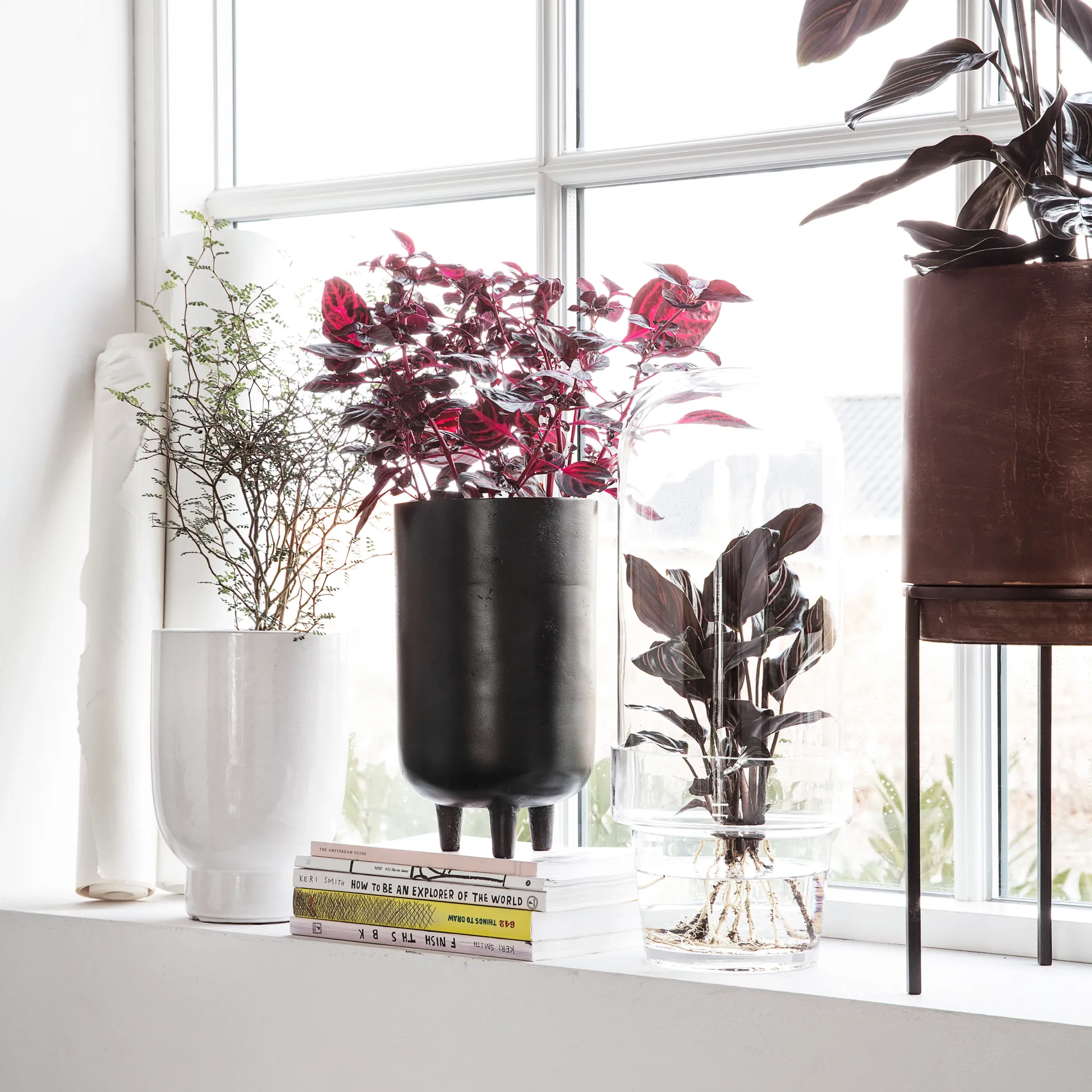 Jang krukke svart med bein Ø15 cm, 26 cm House Doctor