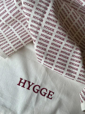 Humdakin Embroidered kjøkkenhåndkle
 - Off white/Red - Humdakin