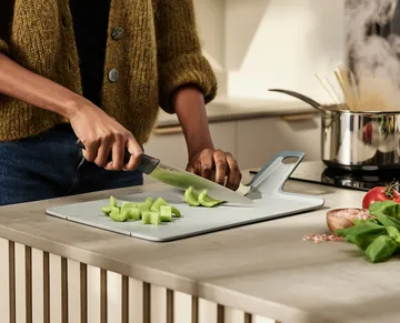 Chop2pot skjærefjøl plus lyseblå - Regular - Joseph Joseph