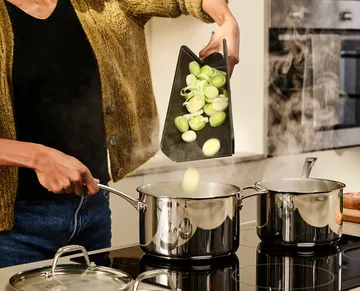 Chop2pot skjærefjøl plus svart - Regular - Joseph Joseph