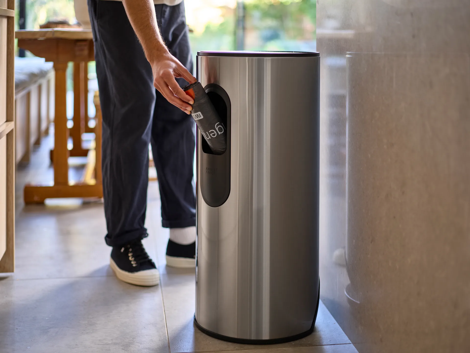 Joseph Joseph Arc pedalbøtte 30 L, Stainless steel Joseph Joseph