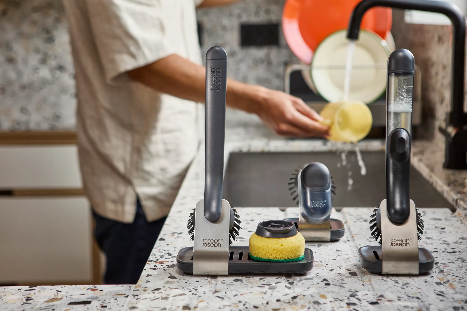 Joseph Joseph Sinktech oppvaskbørste stålstativ, Clear Joseph Joseph