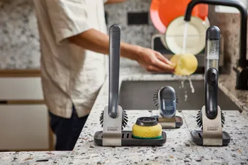 Joseph Joseph Sinktech oppvaskbørste stålstativ - Clear - Joseph Joseph