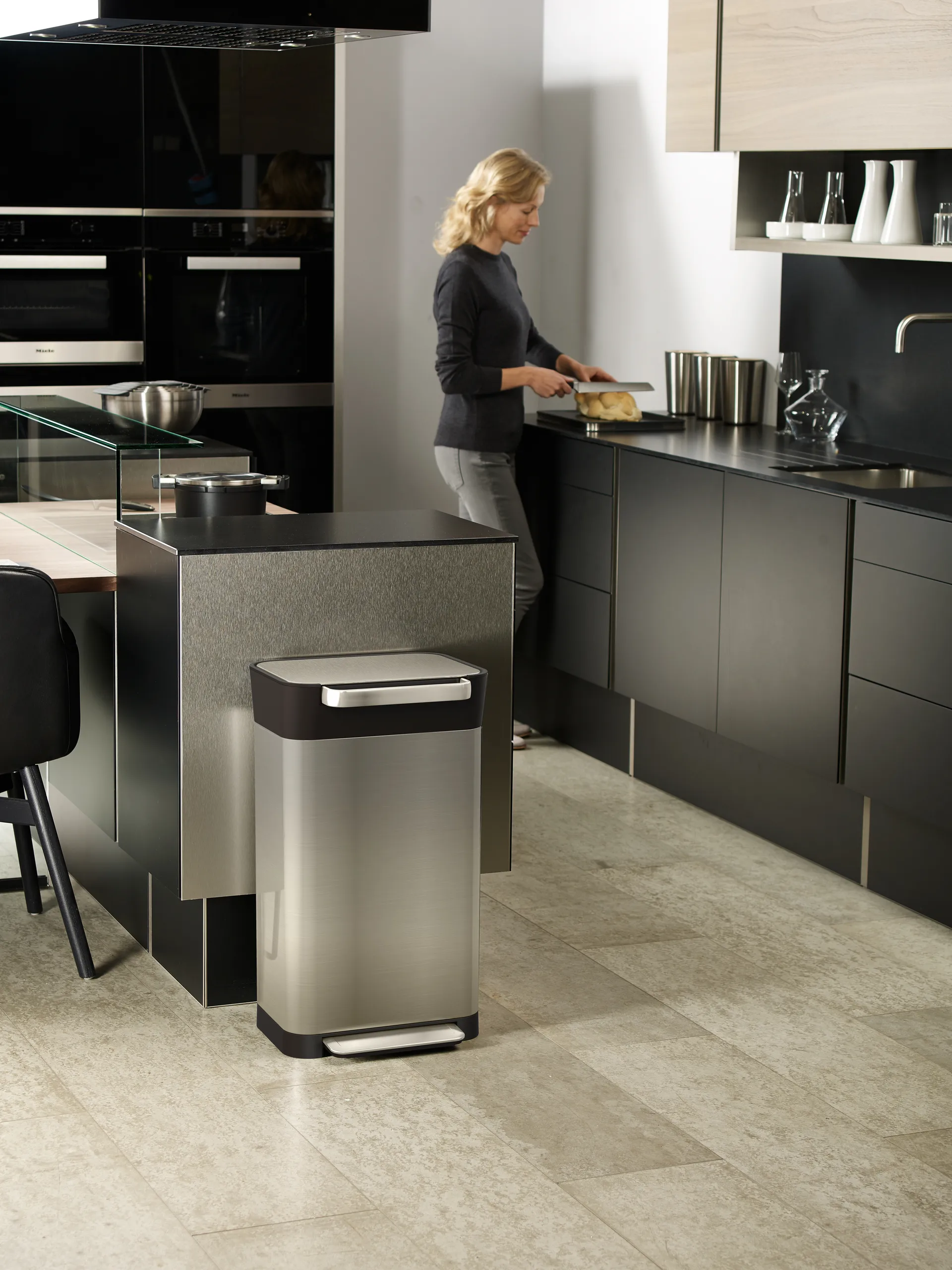 Joseph Joseph Titantrash compactor pedalbøtte 30 L, Stainless steel Joseph Joseph