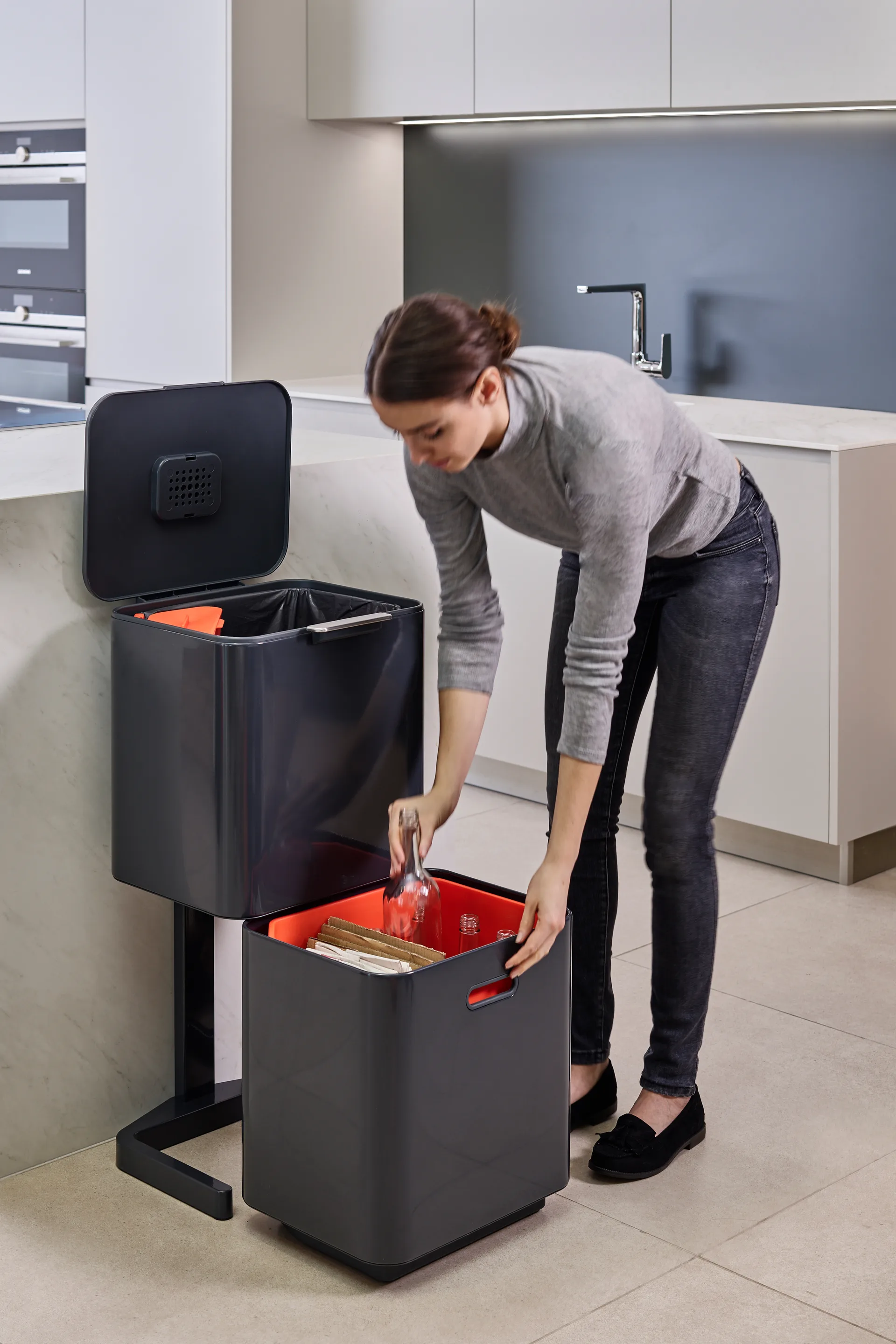 Joseph Joseph Totem Max søppelbøtte 60 L, Graphite Joseph Joseph