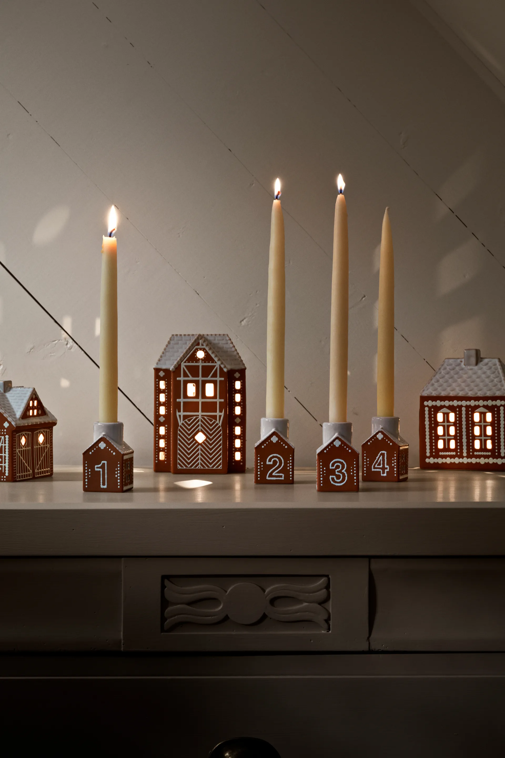 Gingerbread adventsstake 4 deler, Brun Kähler