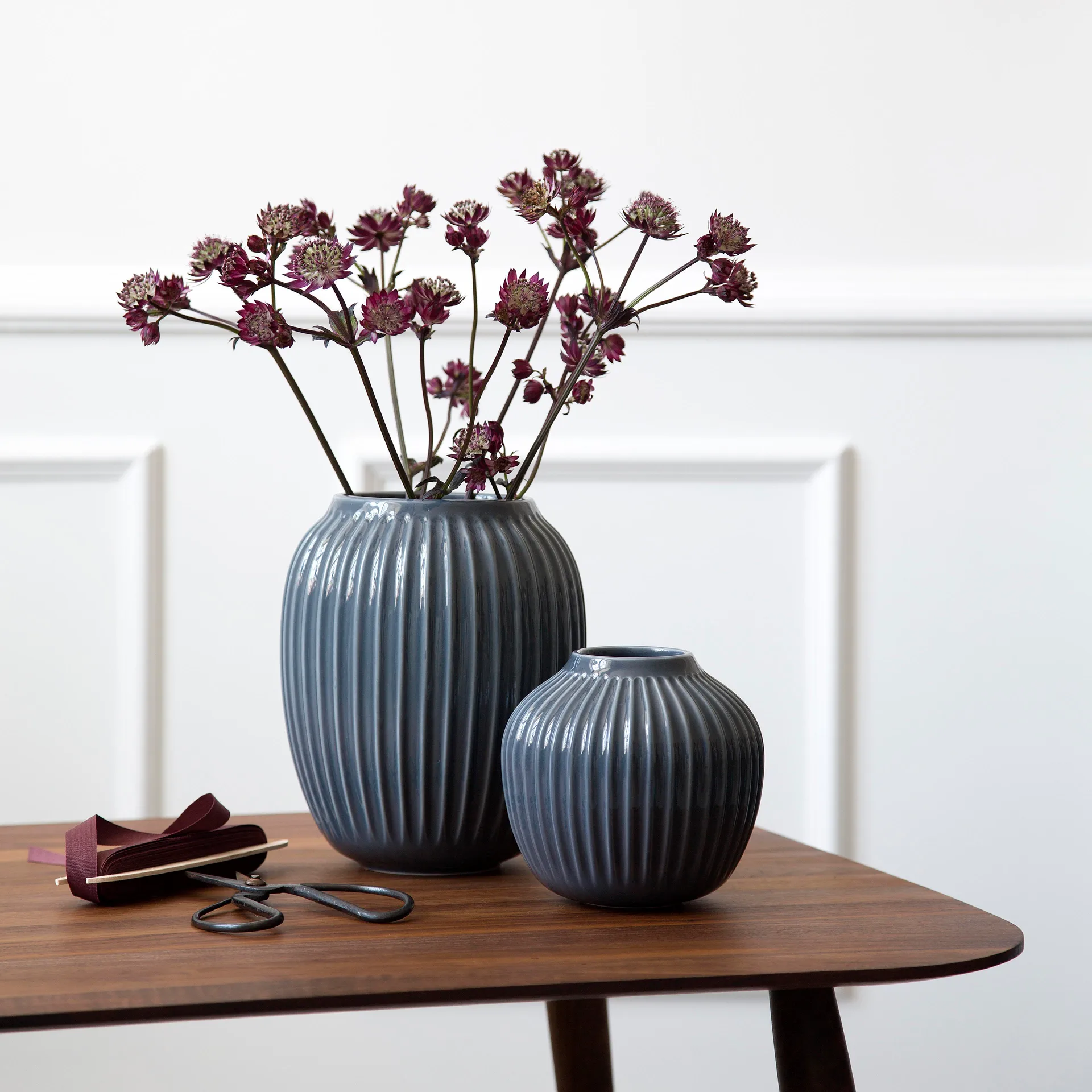 Hammershøi vase, Antrasittgrå, liten 13 cm Kähler