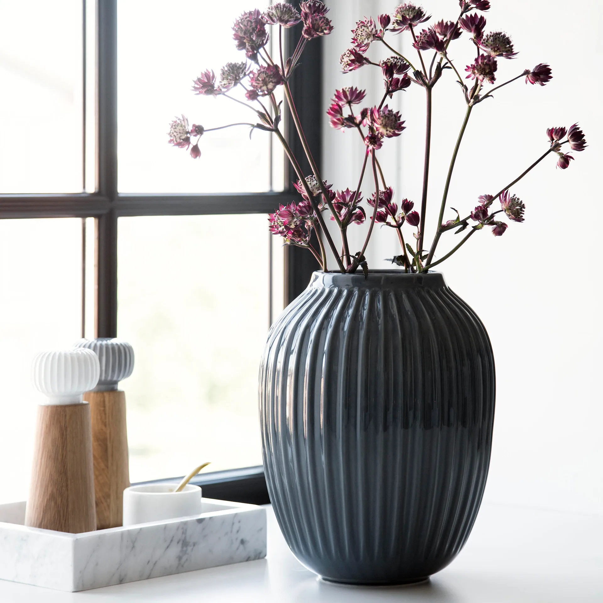 Hammershøi vase, Antrasittgrå, stor 25,5 cm Kähler