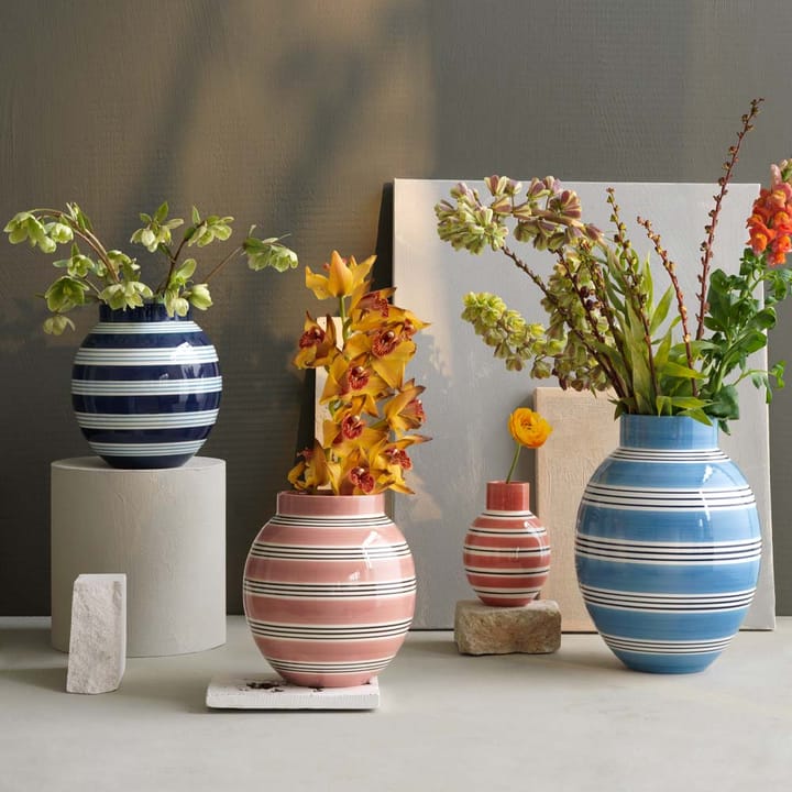 Omaggio Nuovo vase, mellomblå, h30 cm Kähler