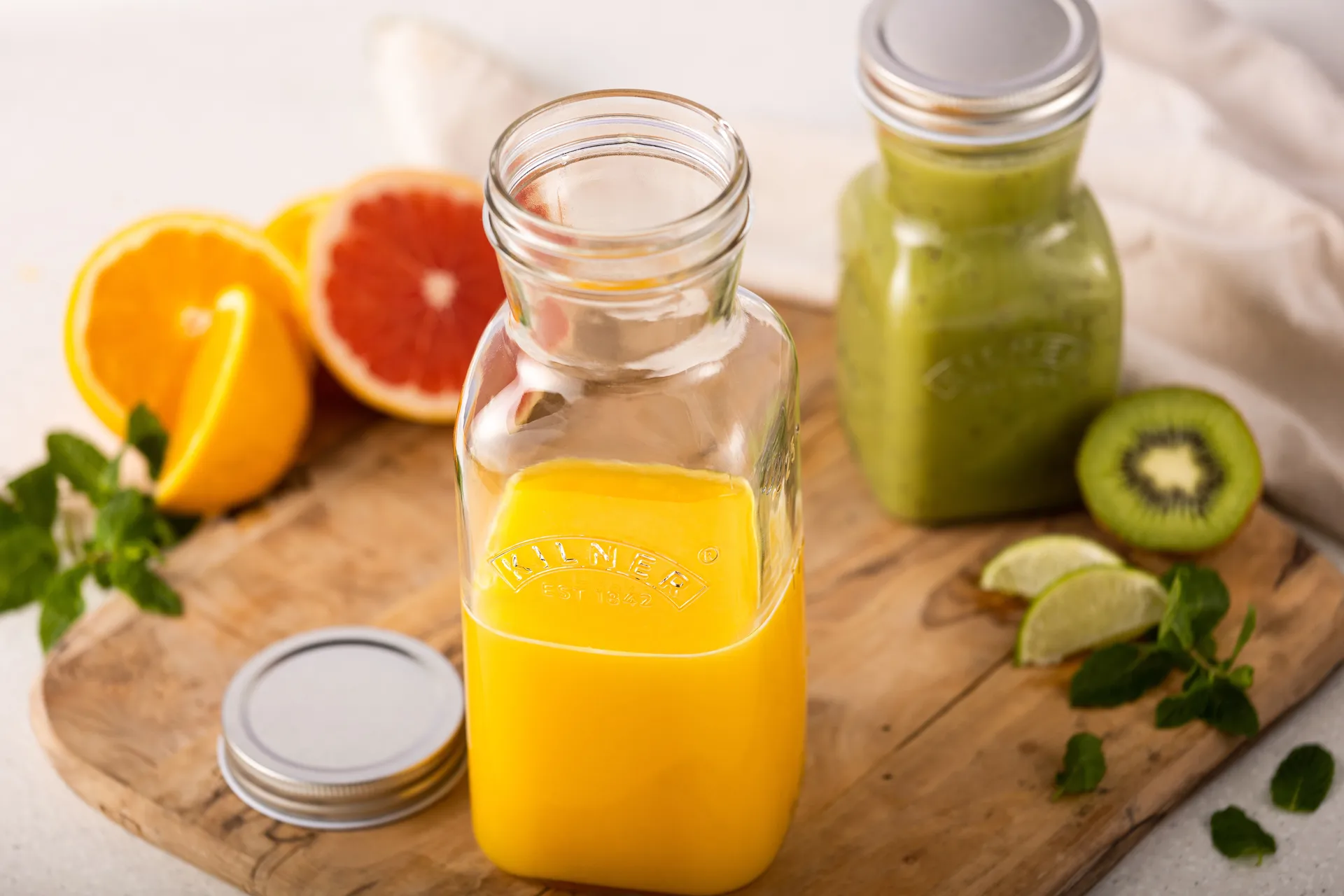 Kilner juice- og sausflaske, Klar-rustfritt stål, 0,5 L Kilner