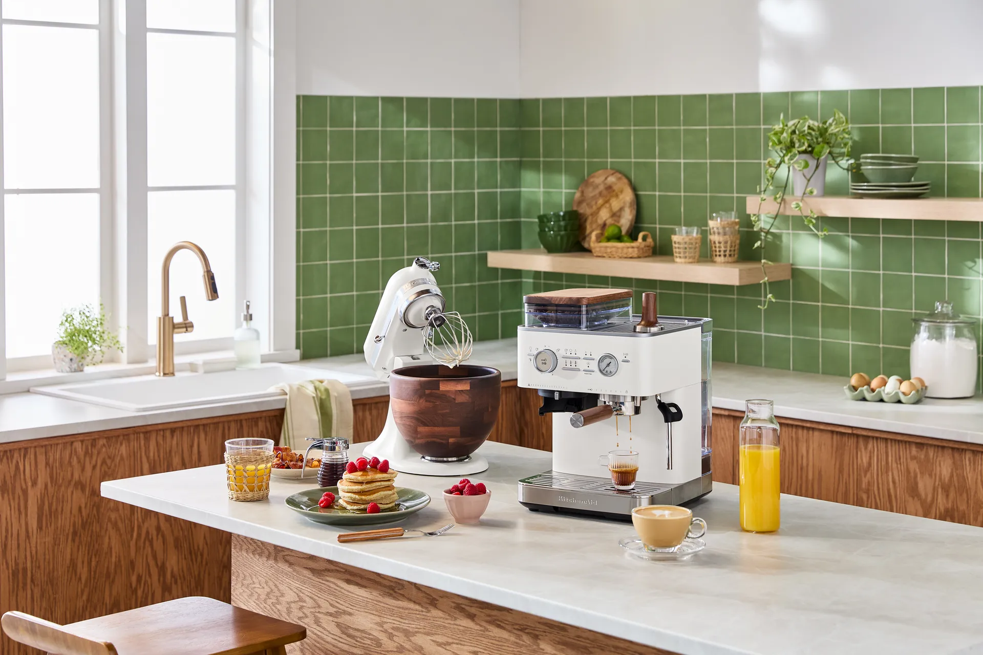 Aritsan 5KSM156 kjøkkenmaskin med treskål 4,7 l, Porcelain white-walnut KitchenAid