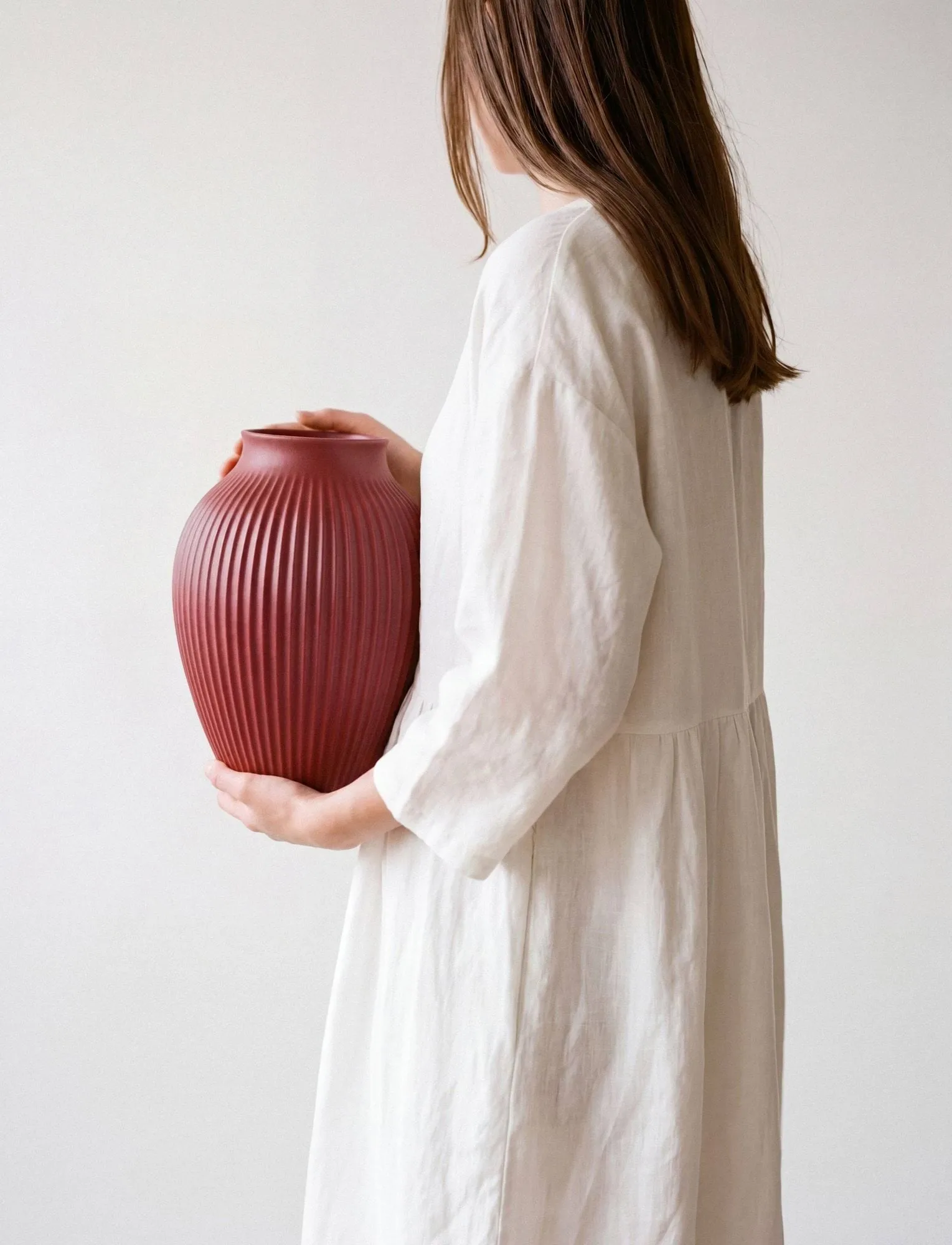 Knabstrup riflet vase 27 cm, Soft cherry red Knabstrup Keramik