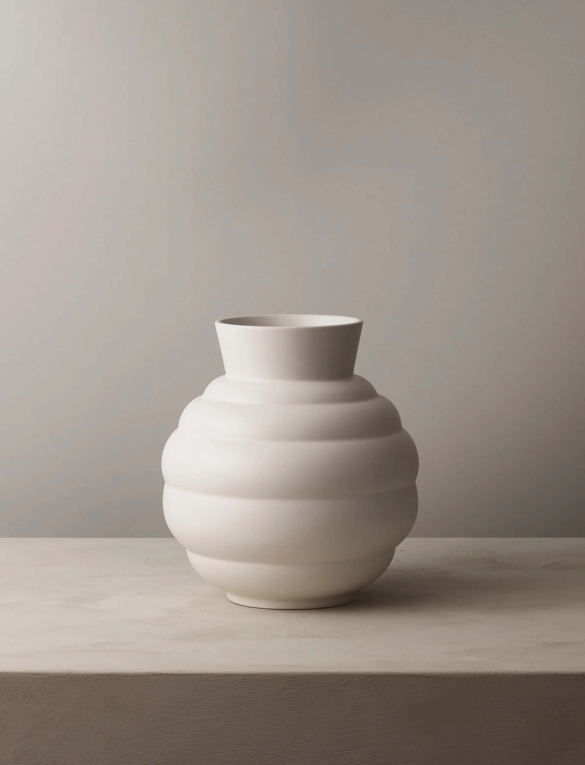 Tortus Archie vase nr. 3 26,5 cm, White Knabstrup Keramik