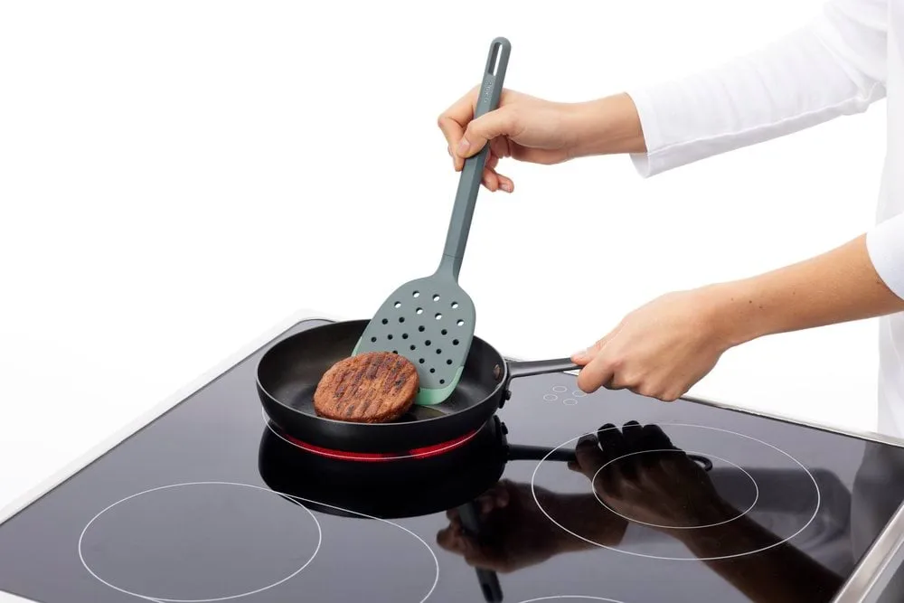 Lékué non scratch perforert stekespade 30,6 cm, Grønn Lékué