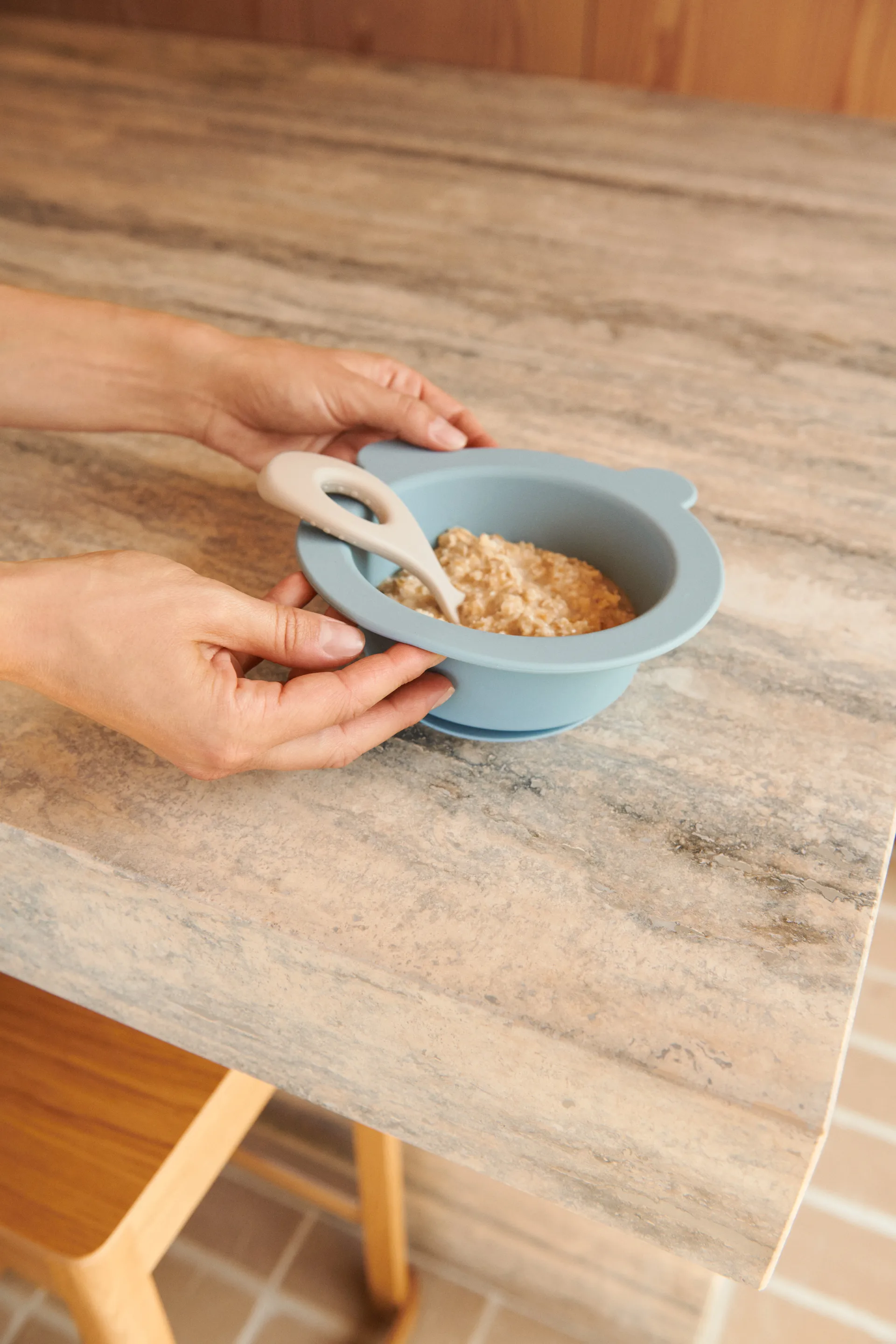 Peony bolle med sugekopp Ø16 cm 2 deler, Sea blue-Whale blue Liewood