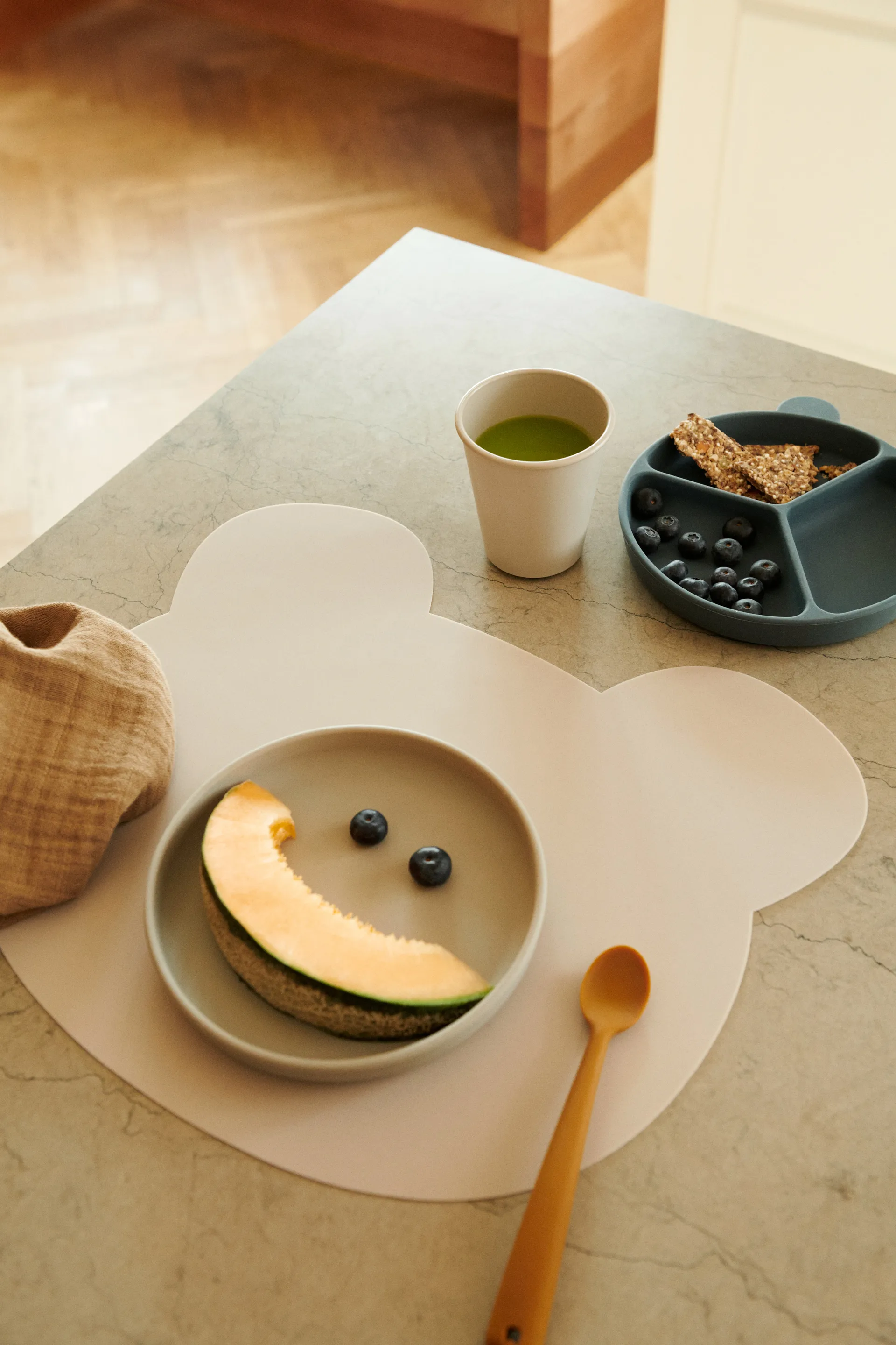 Stacy delt barnetallerken 2-pakning, Sea blue-Whale blue Liewood